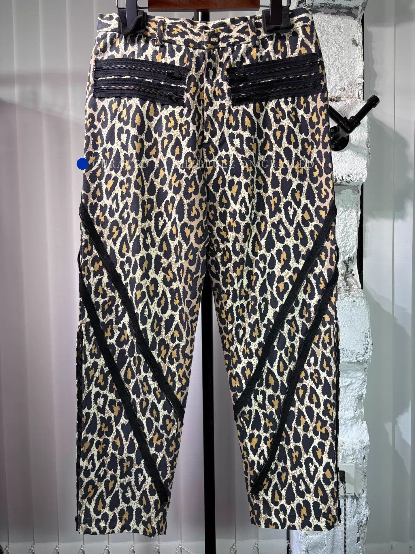 Number (N)ine Heart Leopard Print Cargo Pants Size US 32 / EU 48 - 1 Thumbnail