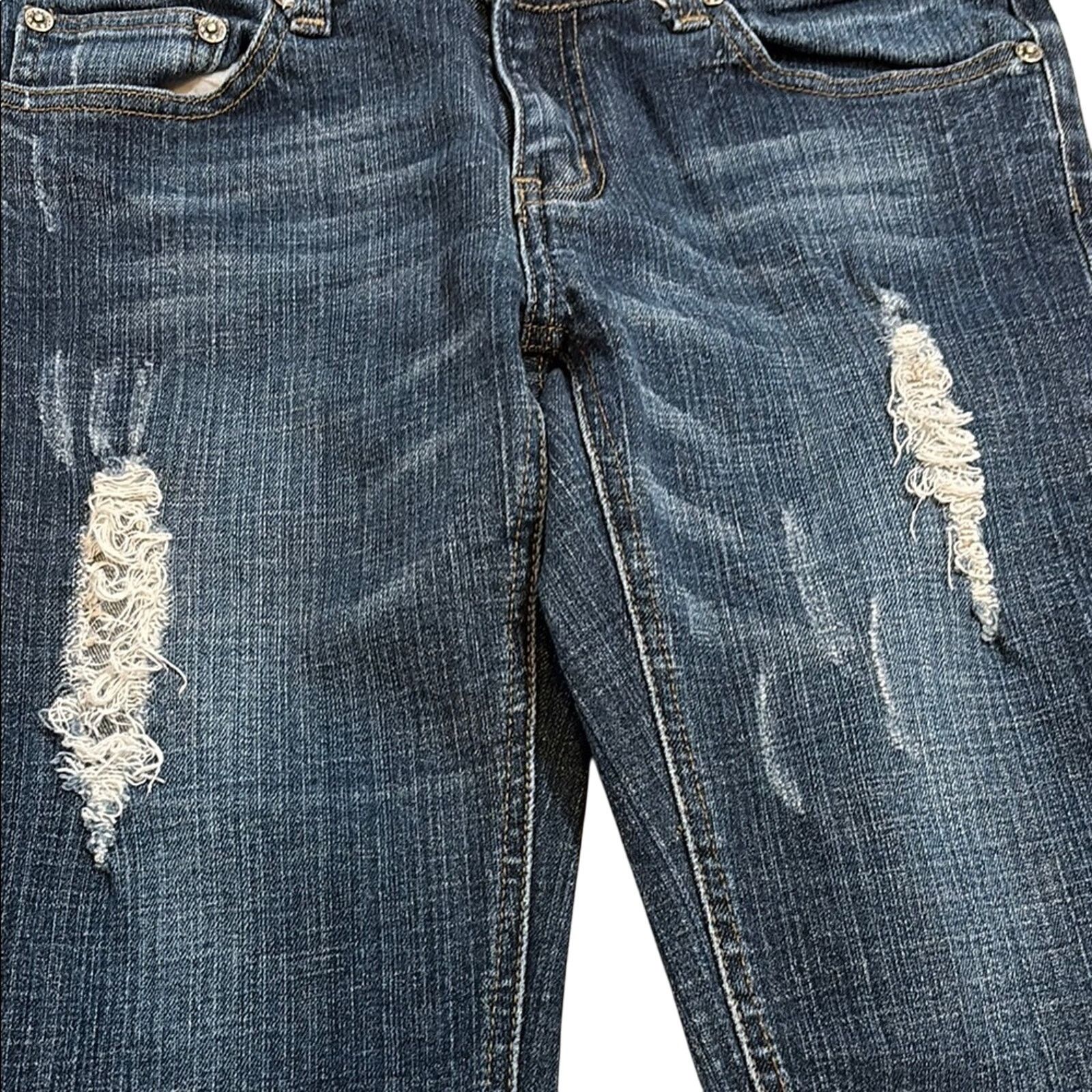 The Unbranded Brand C'es Toi Vintage Distressed Blue Capri Jeans Size 5 Size 28" / US 6 / IT 42 - 2 Thumbnail