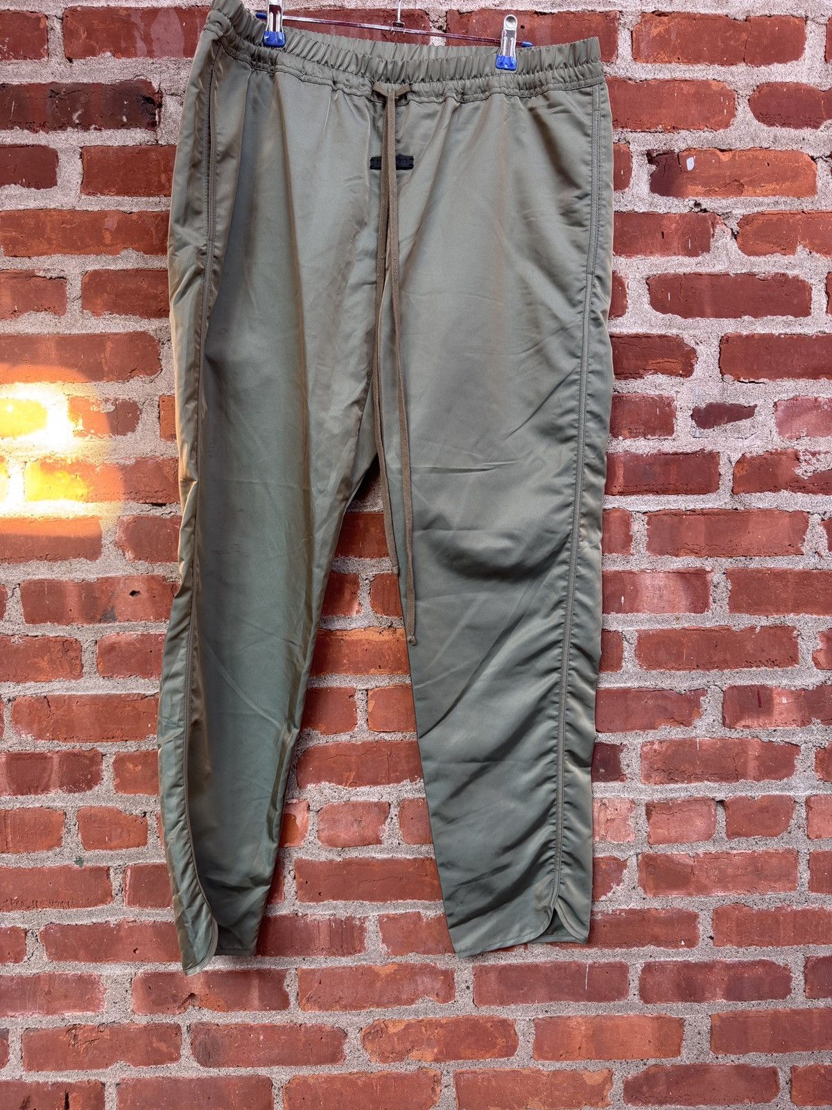 Fear of God Fear of god 7th green/gold iridescent nylon pants Size US 36 / EU 52 - 1 Thumbnail