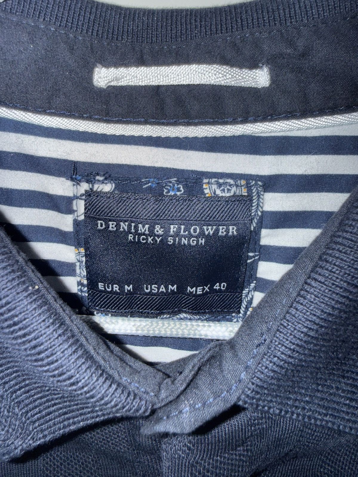 Denim & Flower Denim & Flower textured polo shirt men’s medium navy blue Size US M / EU 48-50 / 2 - 7 Thumbnail
