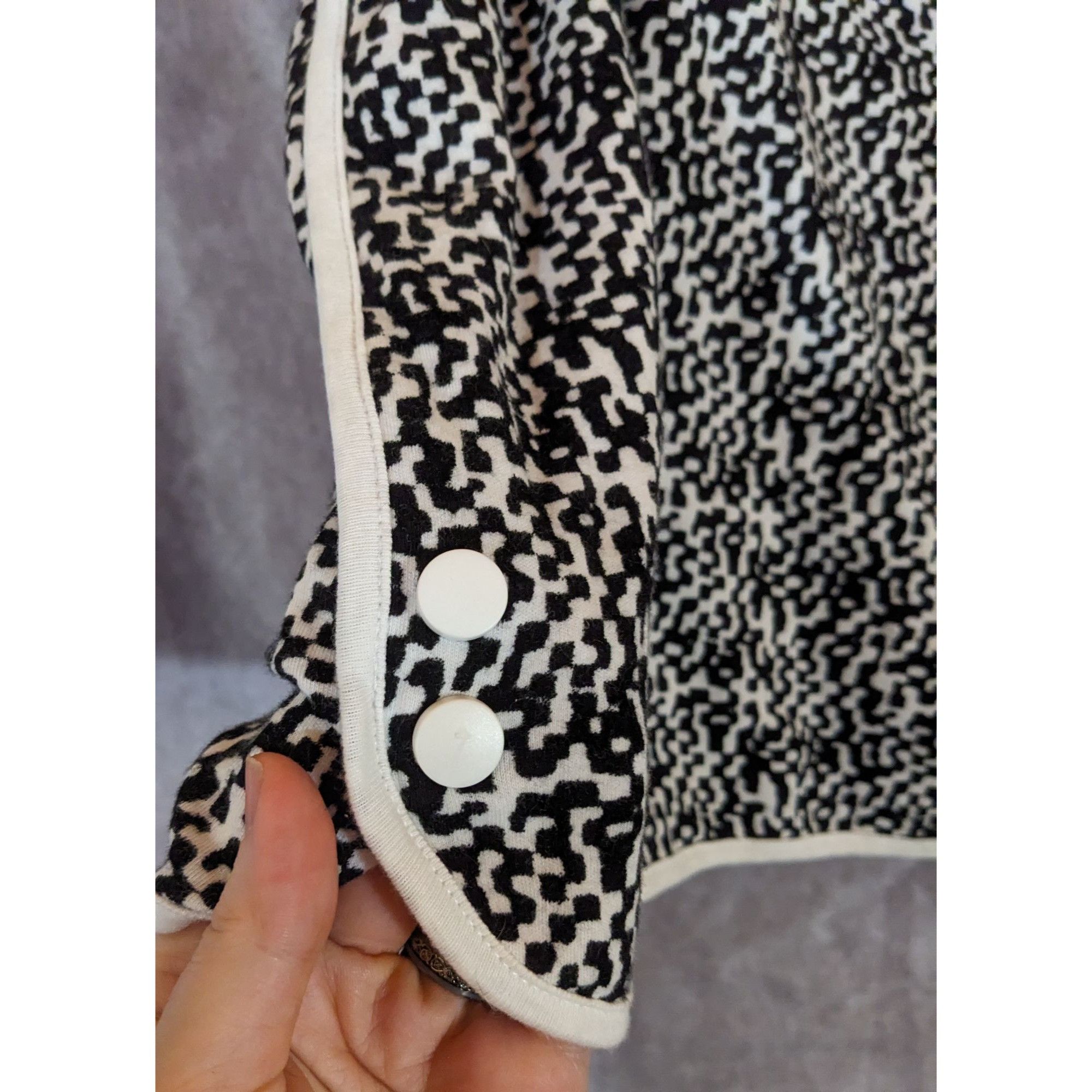 Jones New York Sporty Jones New York Black & White Abstract Print Skort Wit Size 34" / US 12 / IT 48 - 2 Thumbnail