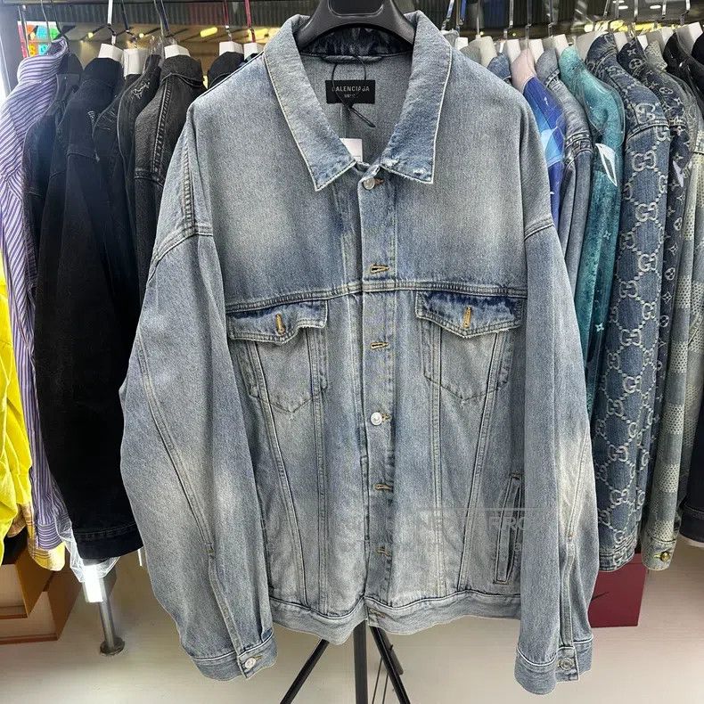 Balenciaga Balenciaga Graffiti BB Light Blue Denim Jacket Size US XL / EU 56 / 4 - 1 Thumbnail