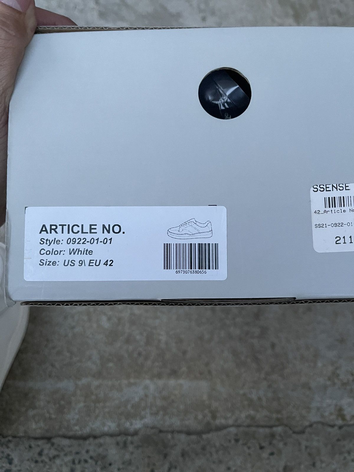 Article No. BRAND NEW 0922 White Low Top Sneakers Size US 9 / EU 42 - 11 Thumbnail