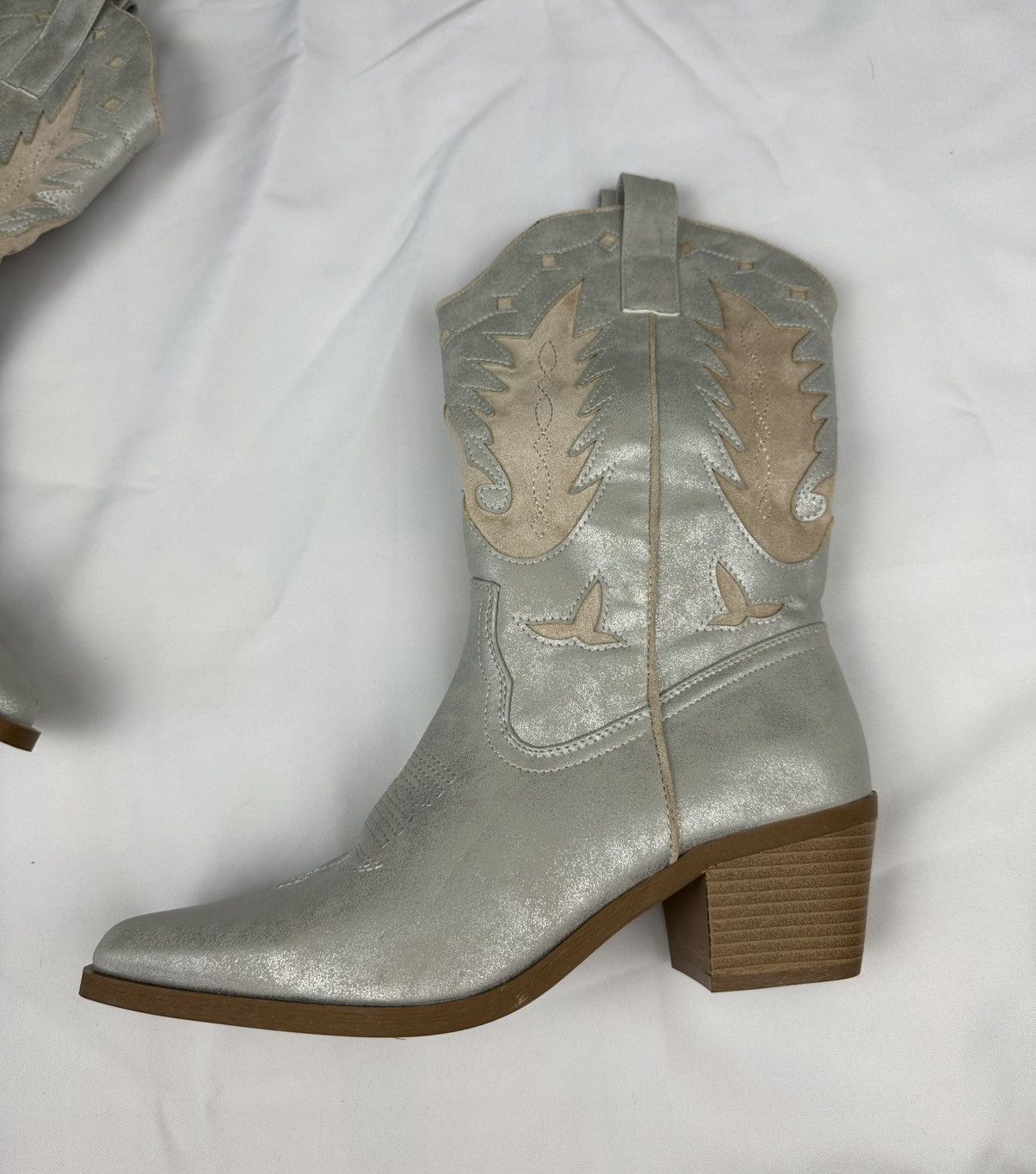 Other Women’s Cowboy biker Western ankle boots Silver 8.5US/40 Eur Size US 8.5 / IT 38.5 - 5 Thumbnail