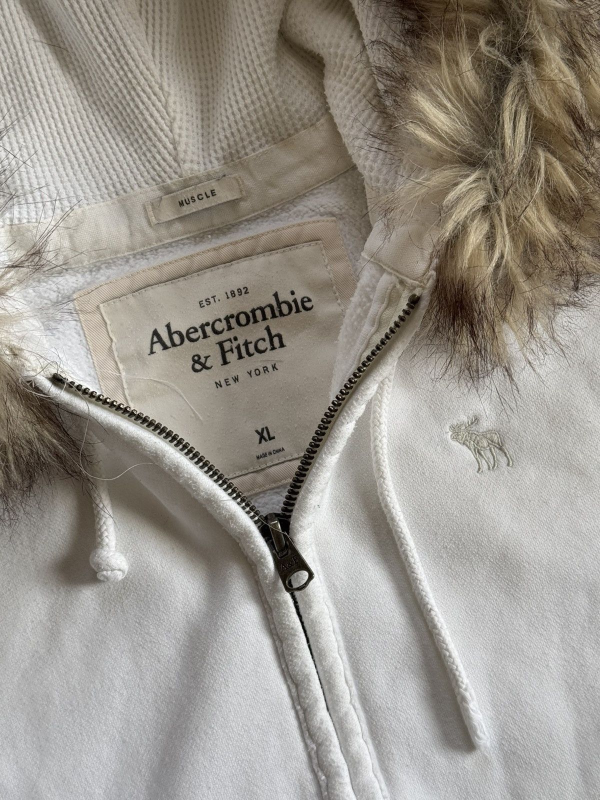 Abercrombie & Fitch Abercrombie & Fitch Y2K Fur Faux hoodie if six was nine LGB Size XL / US 12-14 / IT 48-50 - 5 Thumbnail