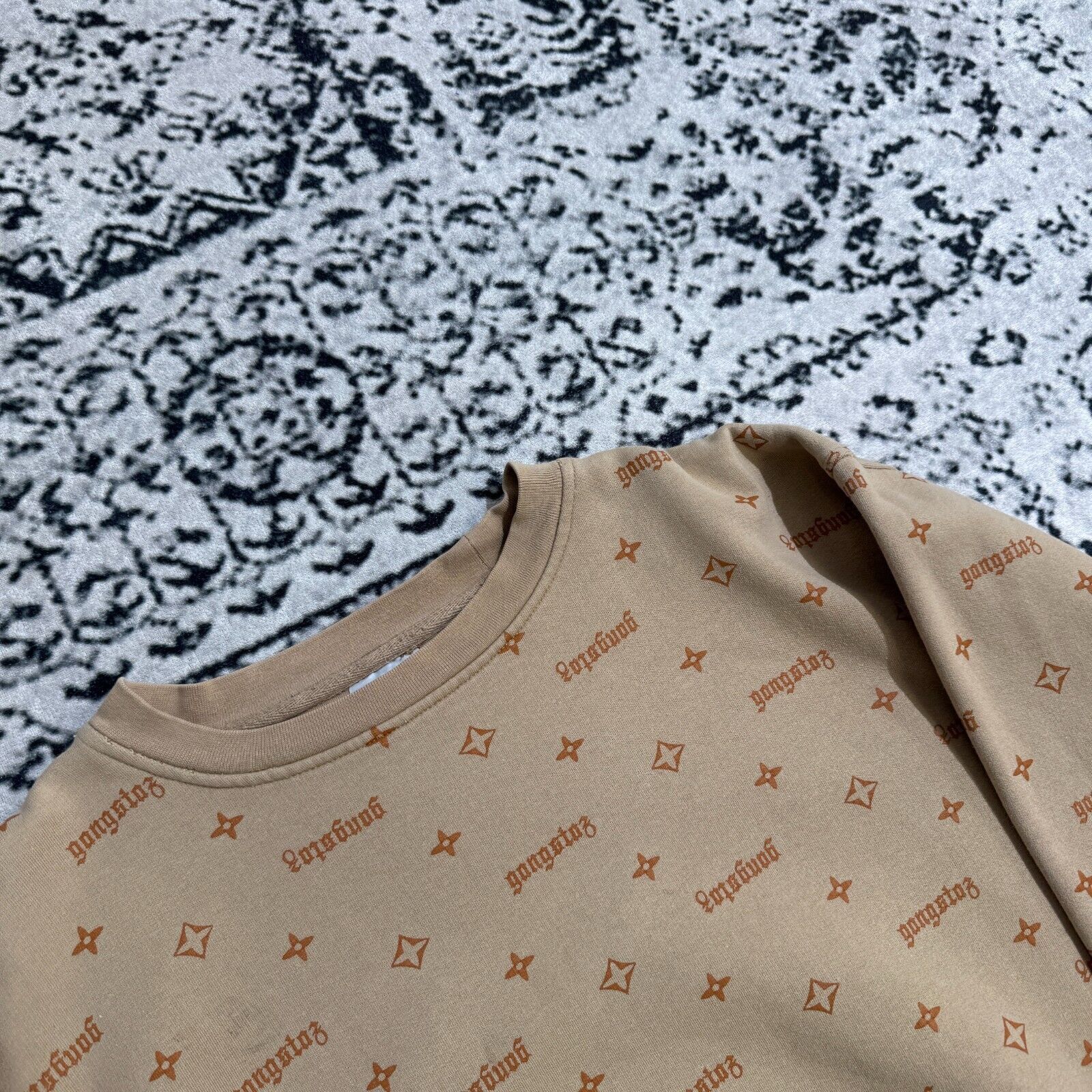 Vintage Gangsta Unisex Beige Cotton Crewneck Size XL Allover Print Size US XL / EU 56 / 4 - 5 Thumbnail