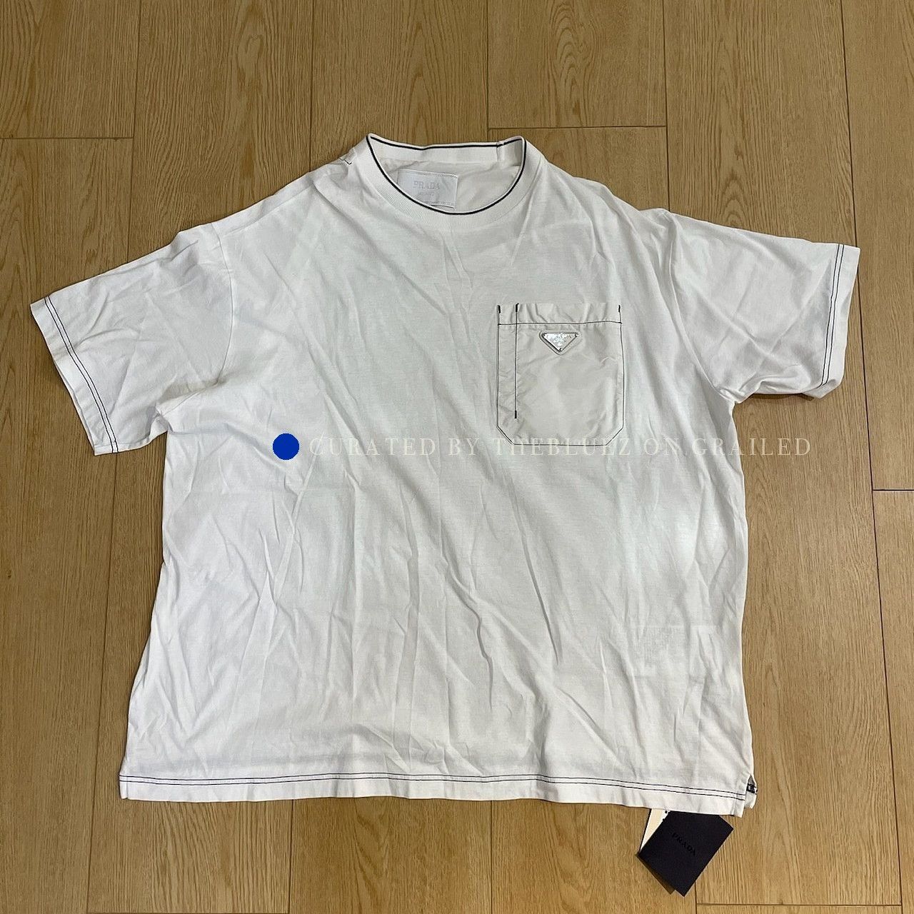 Prada Minimalist Logo Pocket T-Shirt in White Size US XS / EU 42 / 0 - 1 Thumbnail
