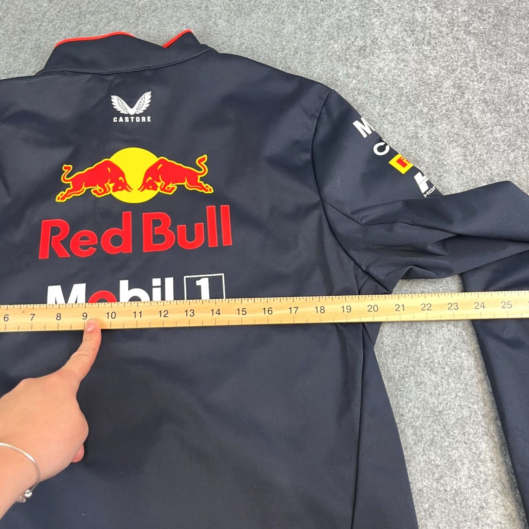 Castore Red Bull Jacket Oracle Racing 2024 Team Soft Shell Small Castore BNWTS Bomber Jacket Windbreaker Mens Blue Size US S / EU 44-46 / 1 - 3 Thumbnail