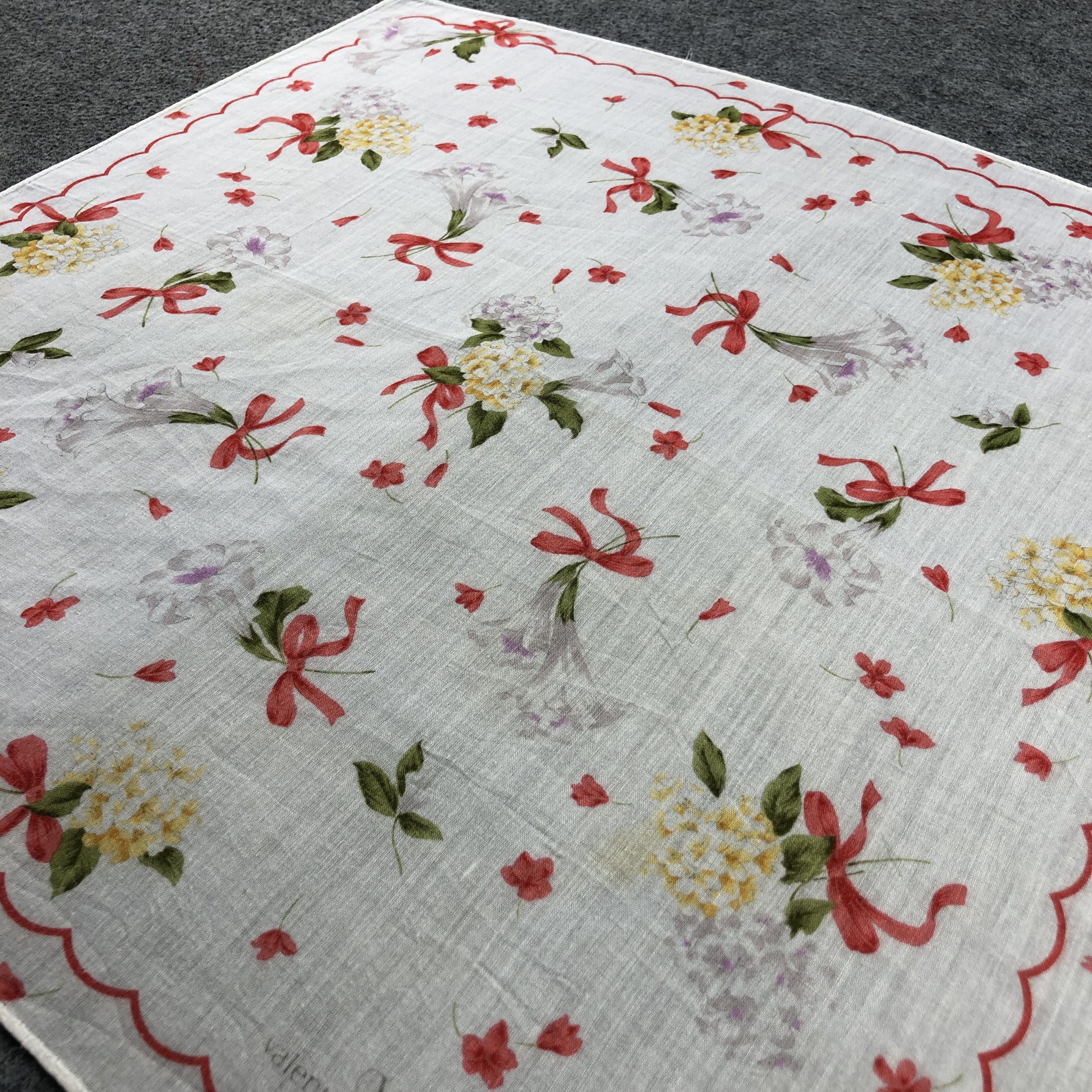 Vintage Valentino Garavani Handkerchief Neckerchief Bandana H2667 Size ONE SIZE - 3 Thumbnail