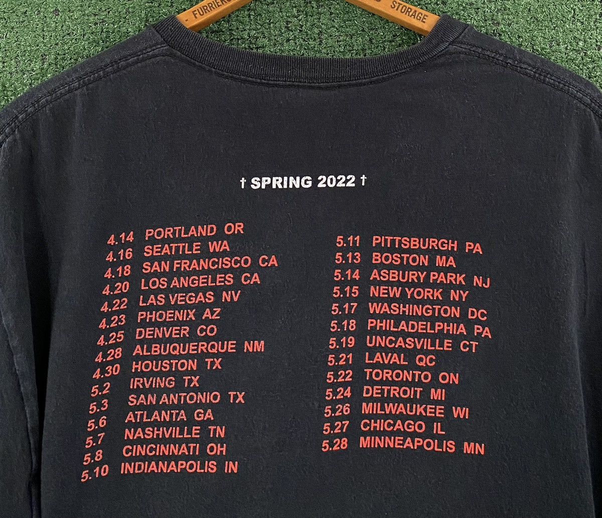 Gildan Rare Vowws 2022 Tour Band Double Sided T-shirt Mens Medium Size US M / EU 48-50 / 2 - 5 Thumbnail