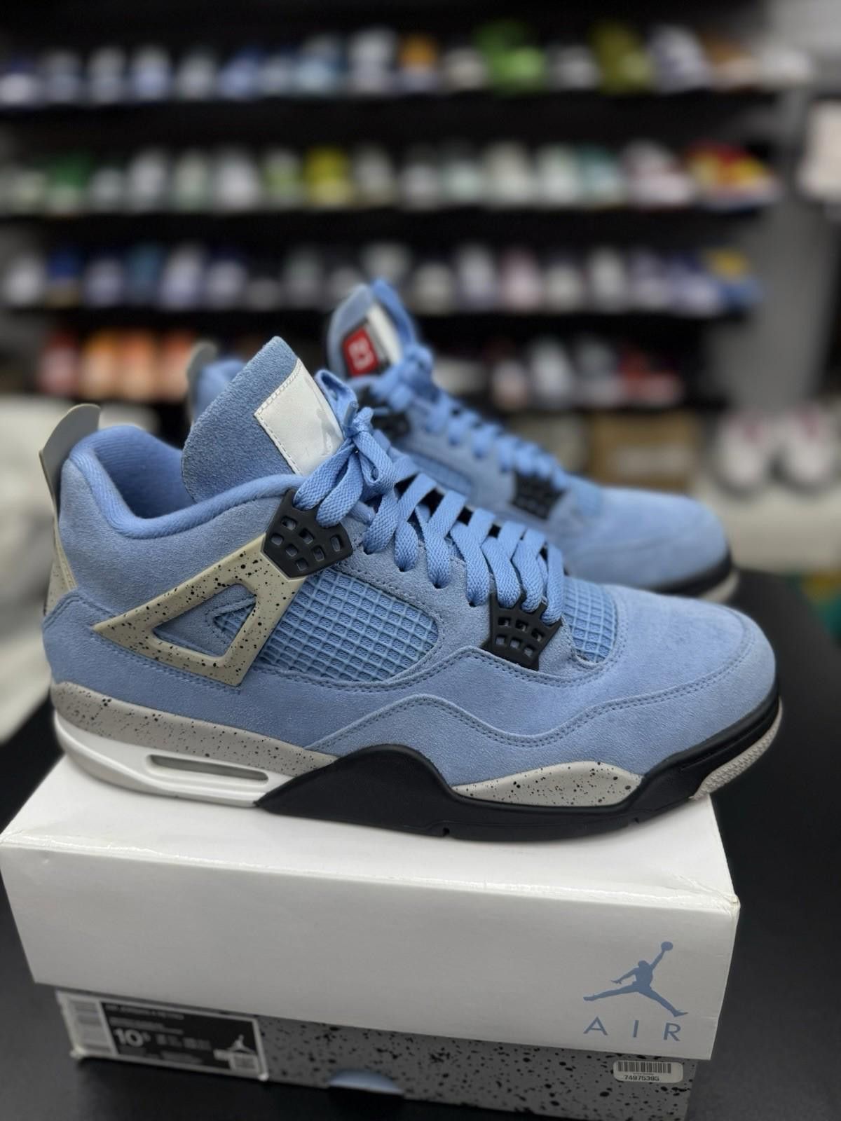 Jordan Brand Size 10.5 - Air Jordan 4 Retro University Blue/Black UNC Size US 10.5 / EU 43-44 - 2 Thumbnail