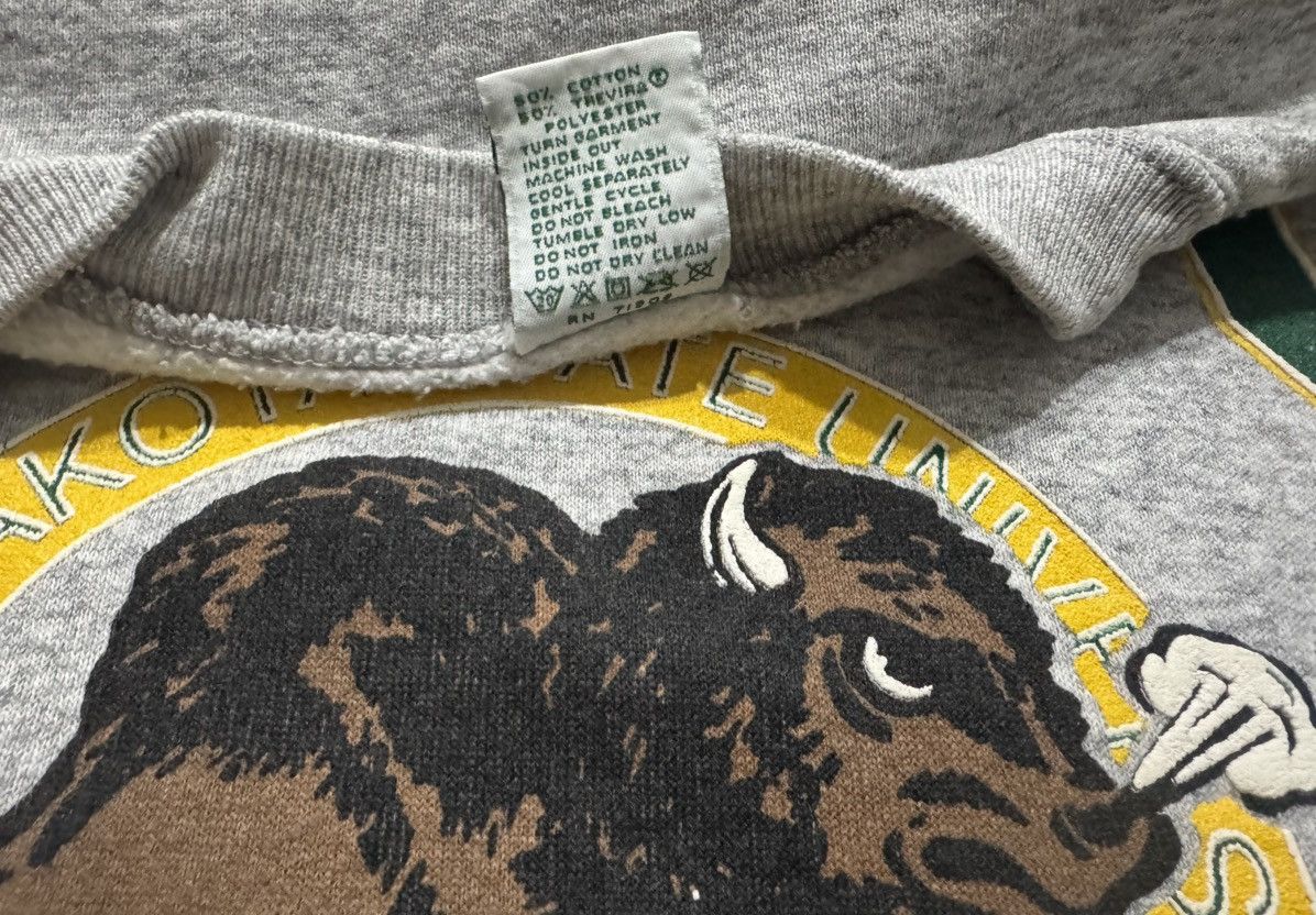 Vintage Vintage 90’s North Dakota State University Sweatshirt Size US XL / EU 56 / 4 - 4 Thumbnail