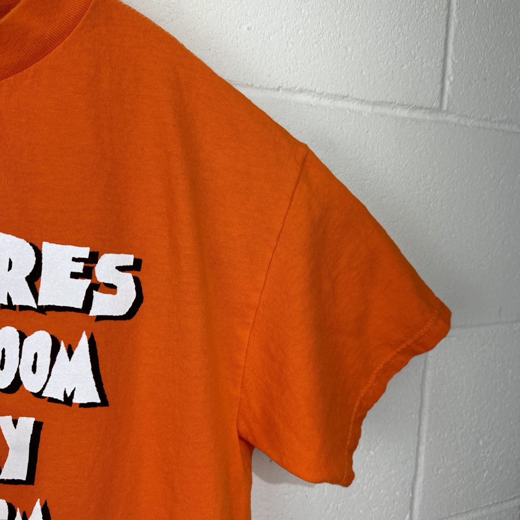 Vintage VINTAGE AllStyle Halloween Graphic T-Shirt Medium Orange 90s Witch Mens Size US M / EU 48-50 / 2 - 6 Thumbnail