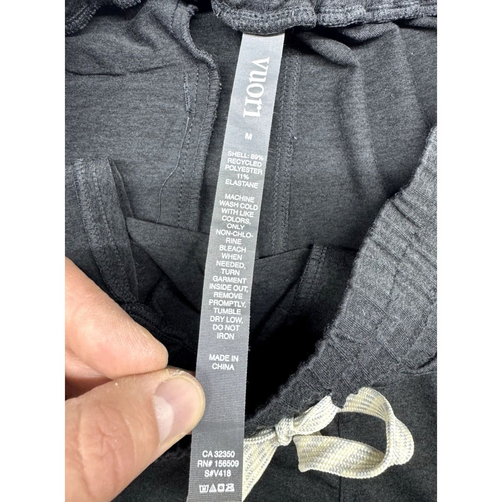 Vuori Vuori Ponto Performance Jogger Men's M Black Heathered Tapered Sweatpants Athletic Zip Pocket Moisture Wicking Inseam 29" V418 Size US 31 - 2 Thumbnail