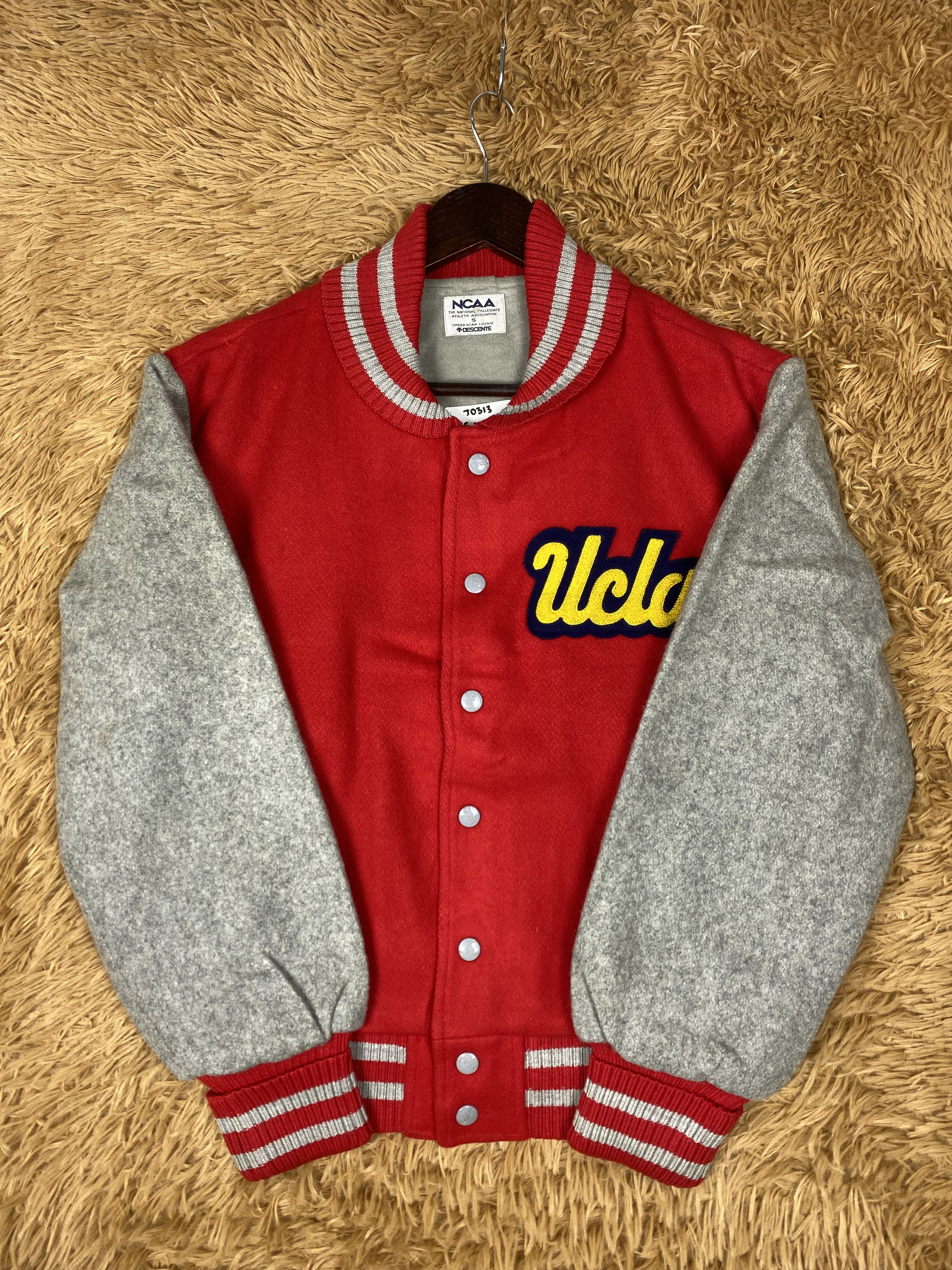 Vintage Vintage UCLA Descente Varsity Jacket DJ0313 Size US S / EU 44-46 / 1 - 5 Thumbnail