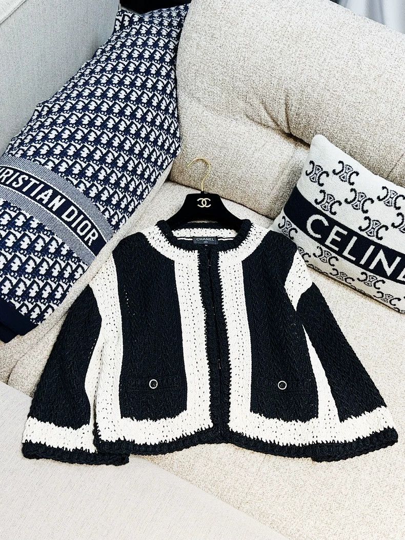 Chanel Chanel 22C early spring black and white hollow woven cardi Size XS / US 0-2 / IT 36-38 - 2 Thumbnail