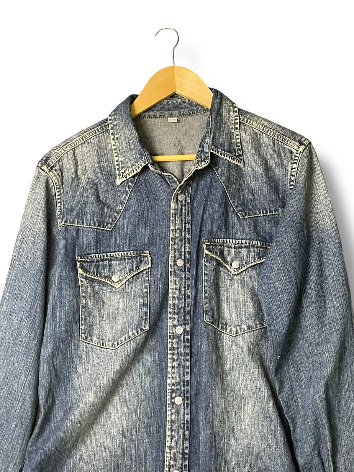 Japanese Brand × Uniqlo × Vintage Uniqlo Denim Long Sleeve Shirt (52) Size US L / EU 52-54 / 3 - 2 Thumbnail