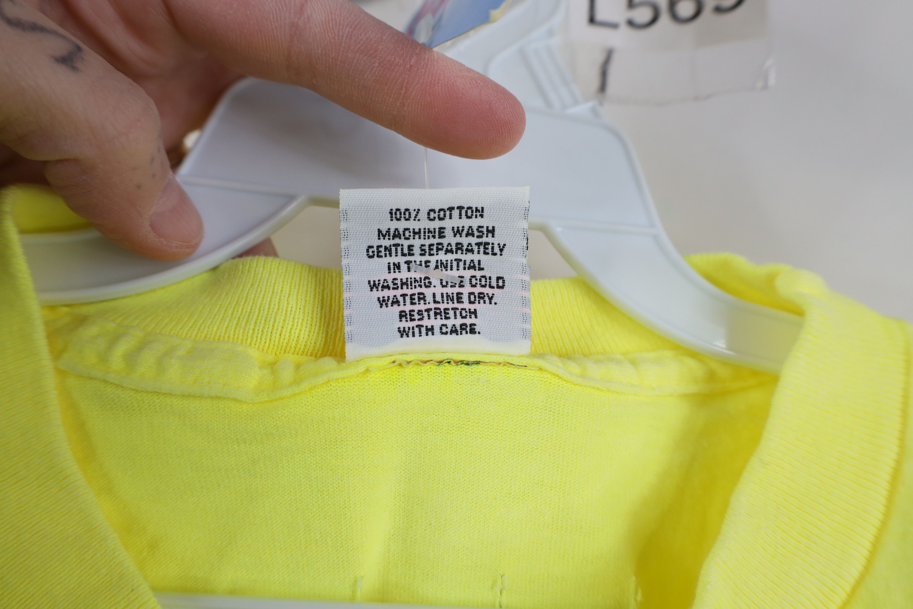 Vintage Deadstock Vintage 90s Streetwear Beach T-Shirt Yellow USA Size XL / US 12-14 / IT 48-50 - 7 Thumbnail