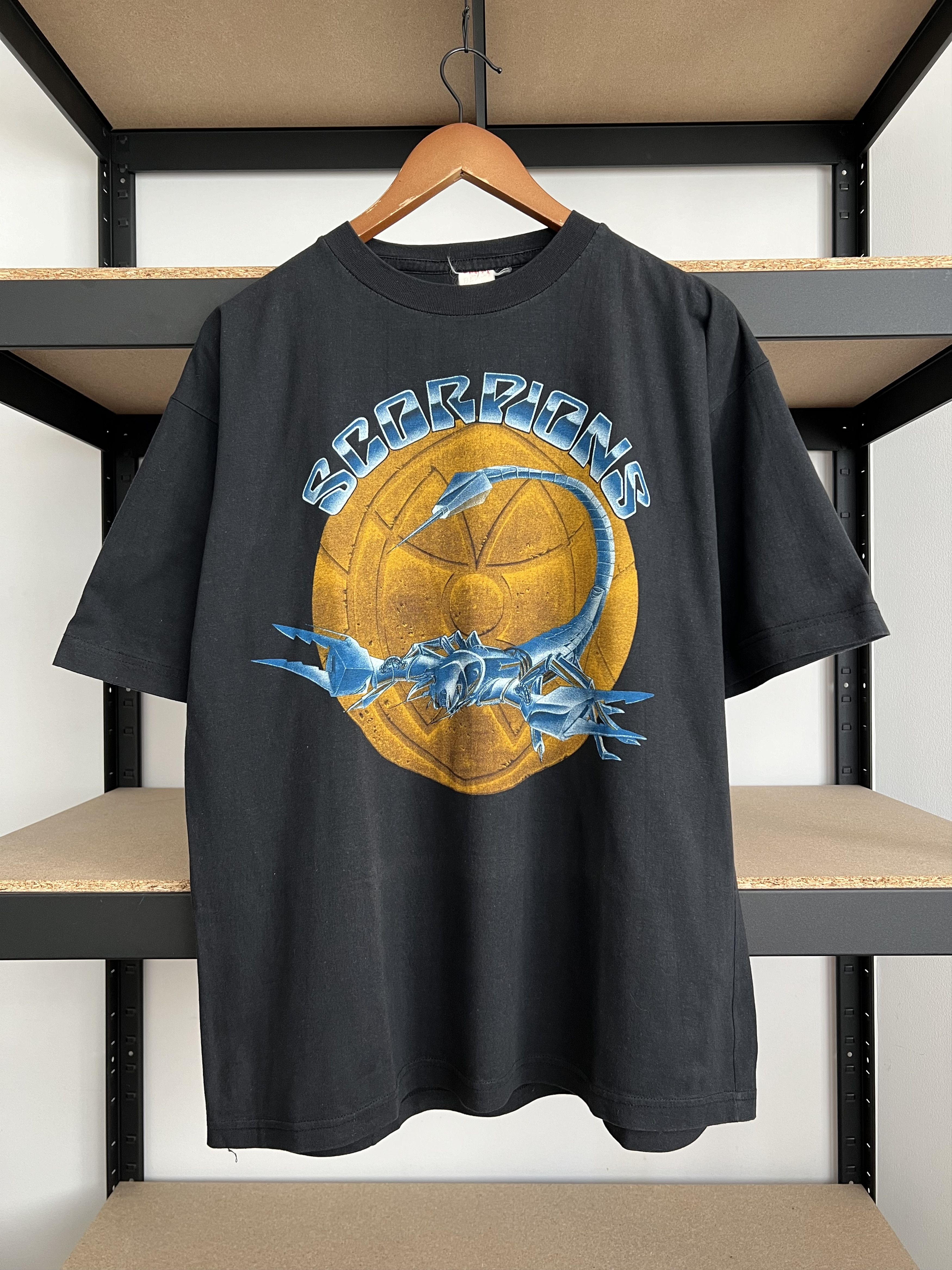 Band Tees Vintage 90s Scorpions Rock Band Black T-shirt Size US L / EU 52-54 / 3 - 1 Thumbnail