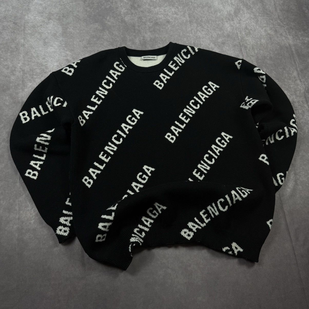 Balenciaga Balenciaga Black Monogram Knit Sweater Size US S / EU 44-46 / 1 - 1 Thumbnail