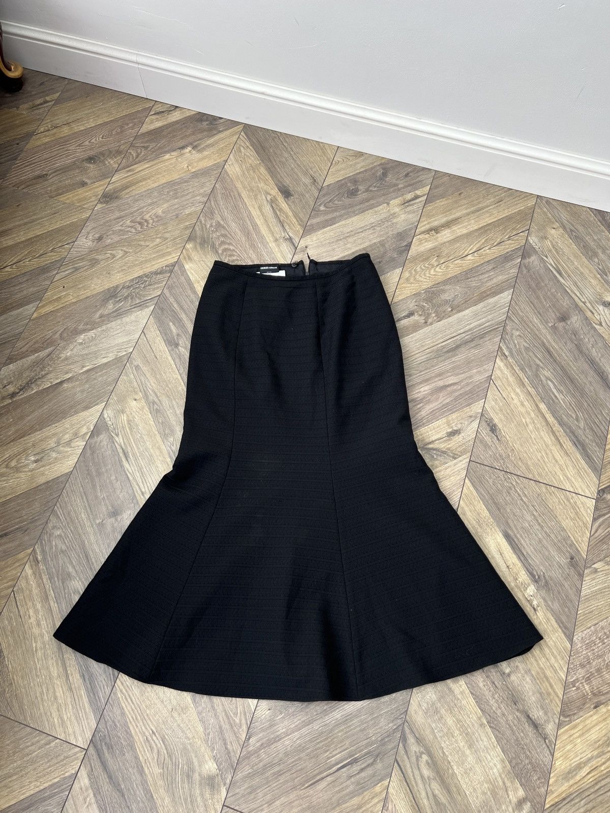 Giorgio Armani Vintage Giorgio Armani Black Flared Wool Skirt Size M / US 6-8 / IT 42-44 - 3 Thumbnail
