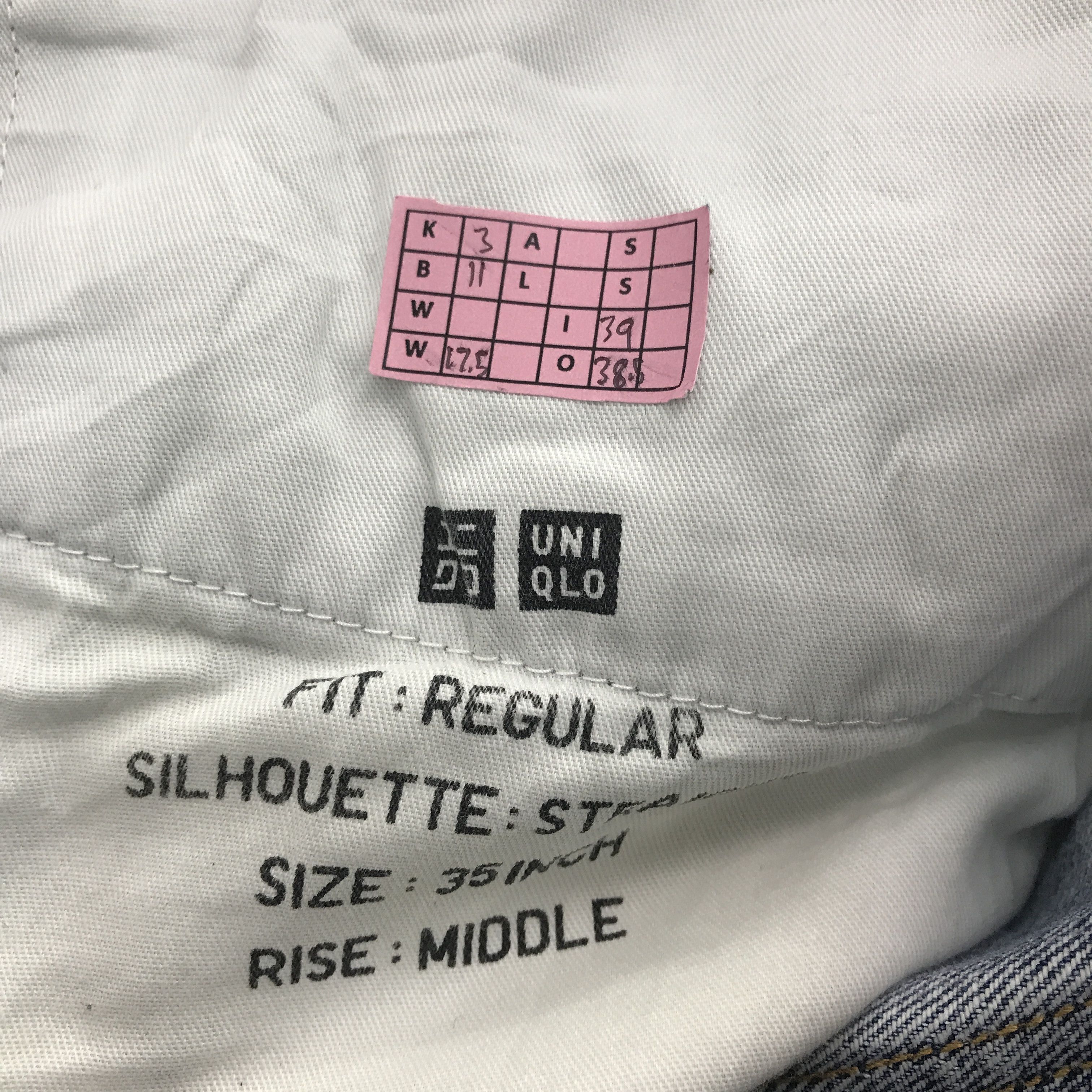 Japanese Brand × Uniqlo Rare Uniqlo Regular Custom Art Style Denim Jeans Size US 35 - 13 Thumbnail