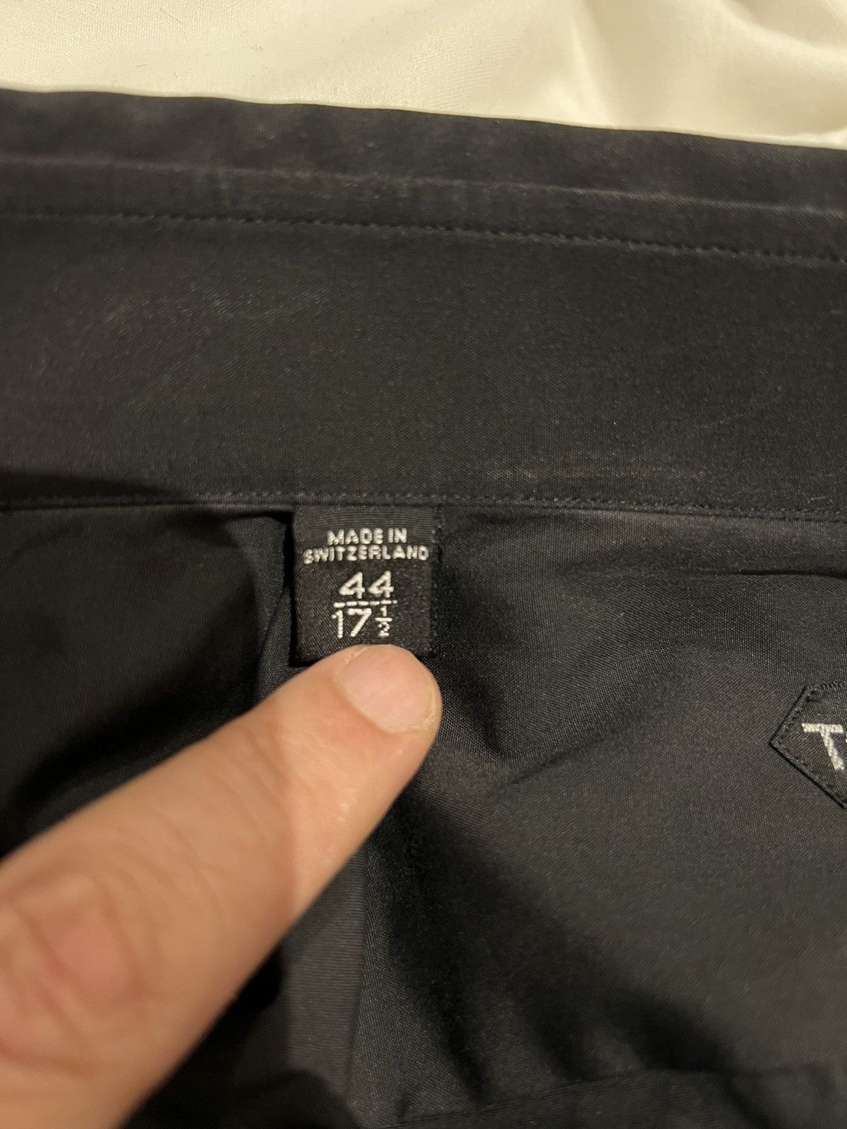 Tom Ford TOM FORD Black Dress Shirt Size 17.5 44 Long Sleeves Cotton Size US L / EU 52-54 / 3 - 9 Thumbnail