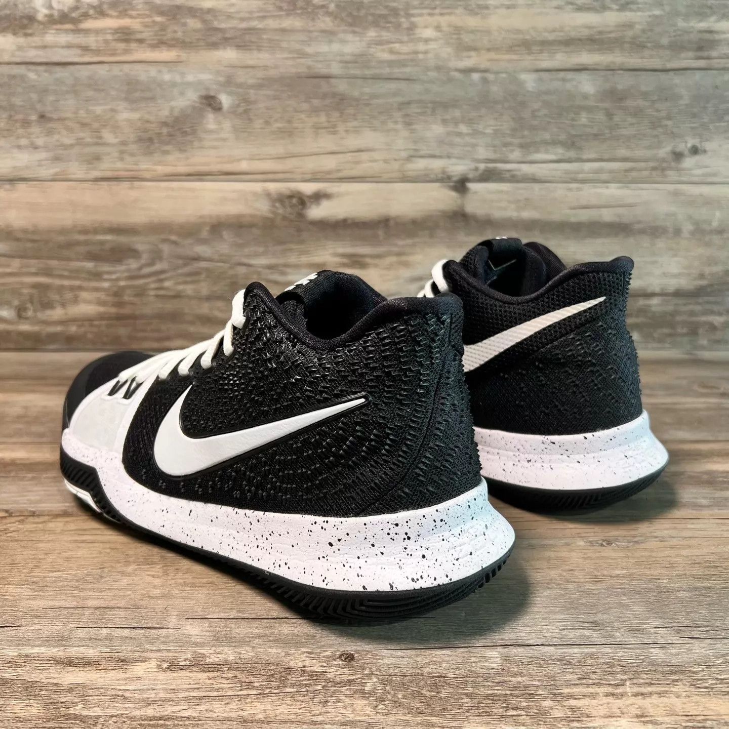 Nike Nike Kyrie 3 TB Oreo 42.5 98 New Size US 9 / EU 42 - 4 Thumbnail