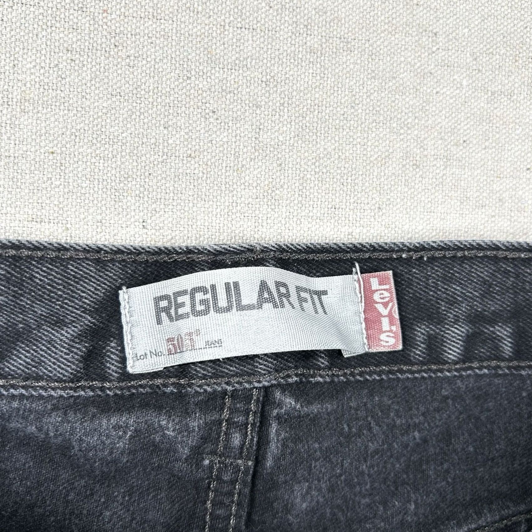 Levi's VINTAGE Levis 505 Jeans Mens Regular Fit Charcoal 34x30 29 Inseam 90s Y2K Denim Cotton Jeans Size US 34 / EU 50 - 4 Thumbnail