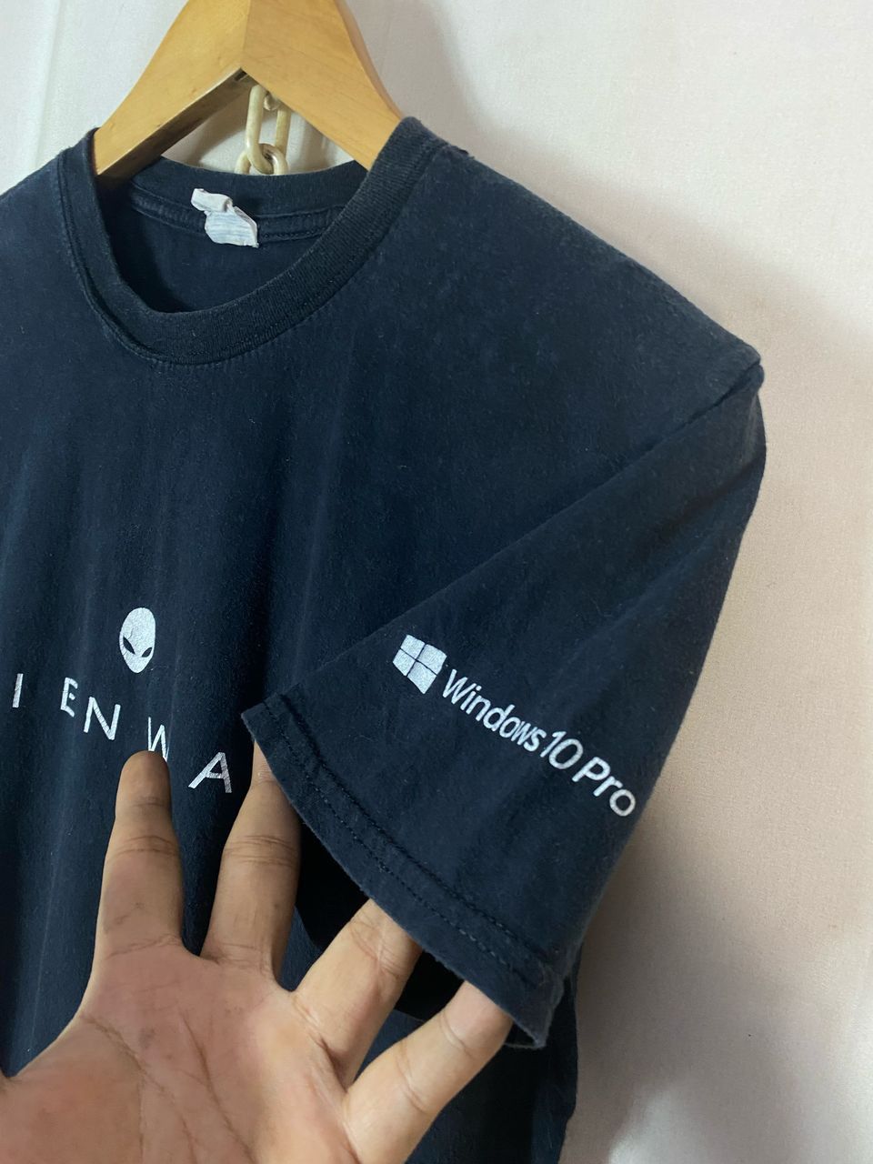 Gildan × Microsoft Alien wave windows 10 pro tshirt by gildan Size US M / EU 48-50 / 2 - 4 Thumbnail