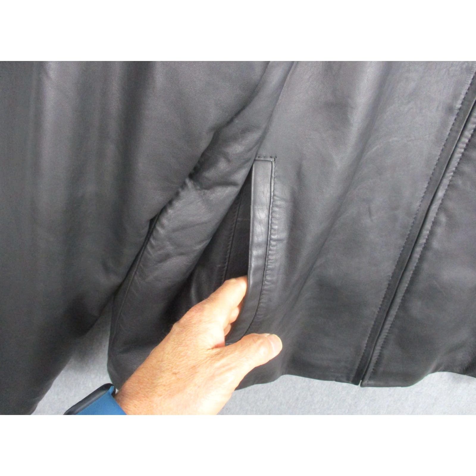 Vintage M Jacket Mens XL Black Leather Bomber Jacket Full Zip Lined Pockets Classic Mens XL Skin Size US XL / EU 56 / 4 - 3 Thumbnail