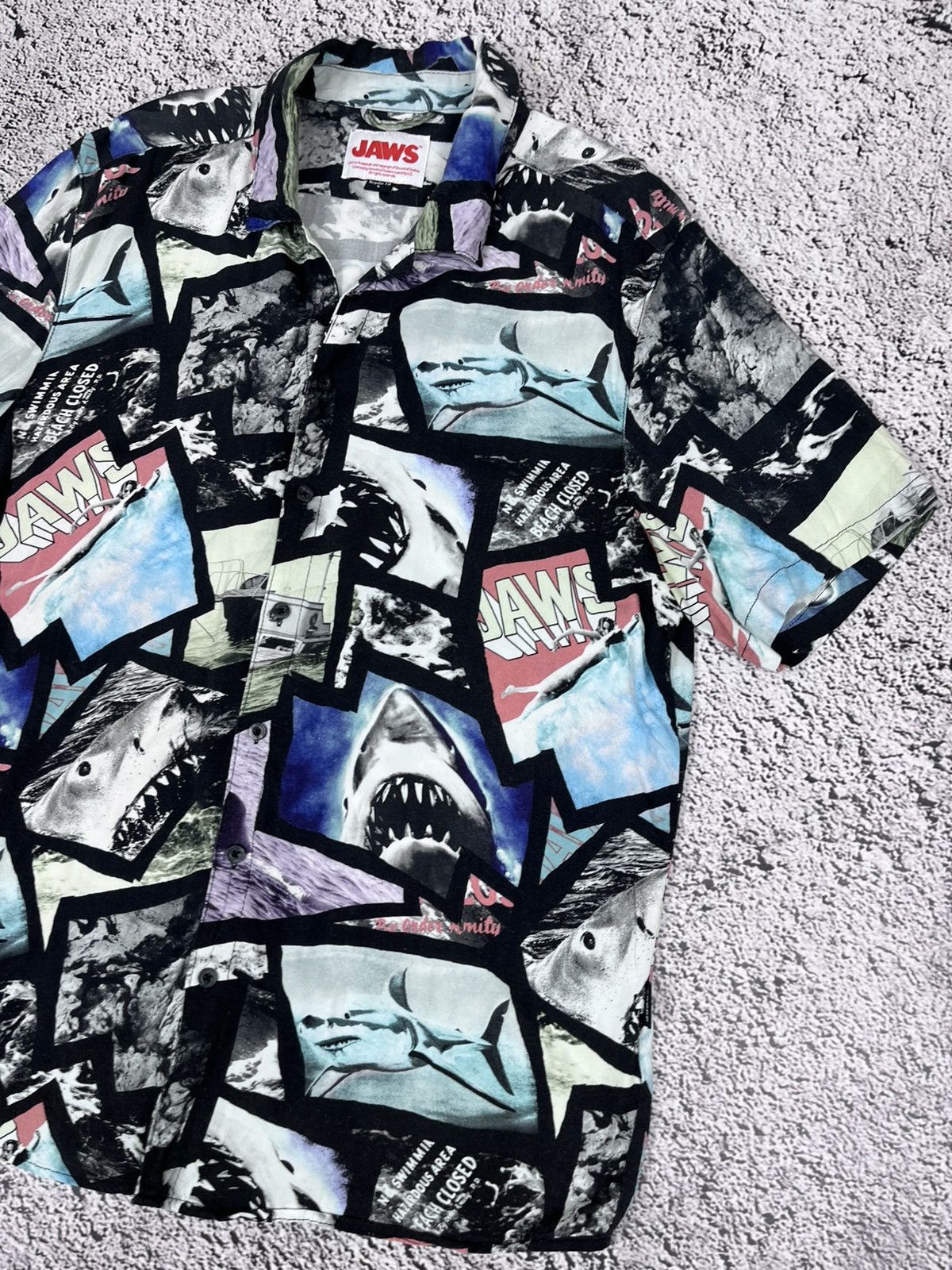 Japanese Brand JAWS Hawaiian Shirt Full Logo Y2K Movie Size US L / EU 52-54 / 3 - 4 Thumbnail