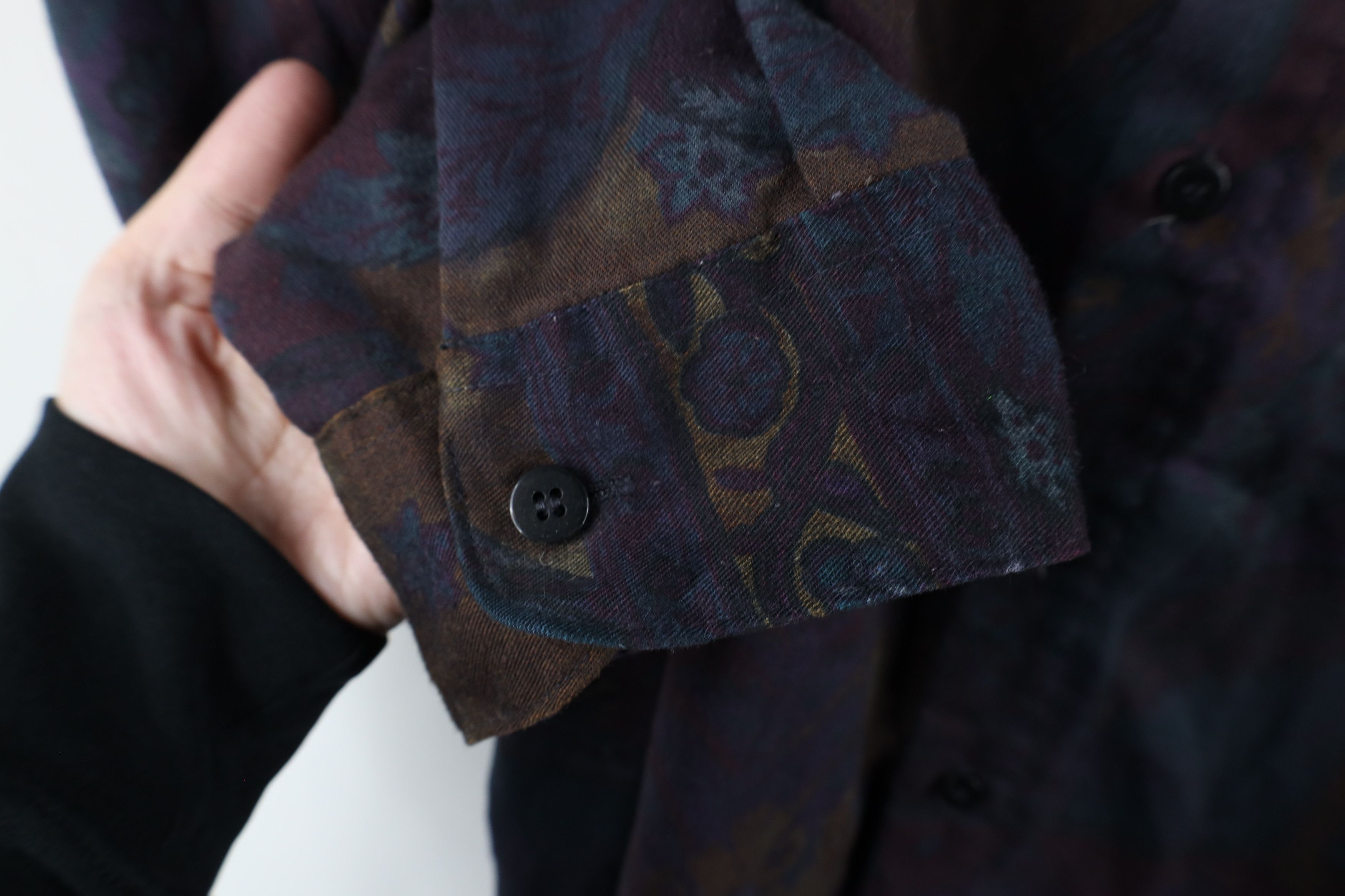 Vintage Vintage 90s Streetwear Paisley Flower Rayon Button Shirt Size US L / EU 52-54 / 3 - 4 Thumbnail