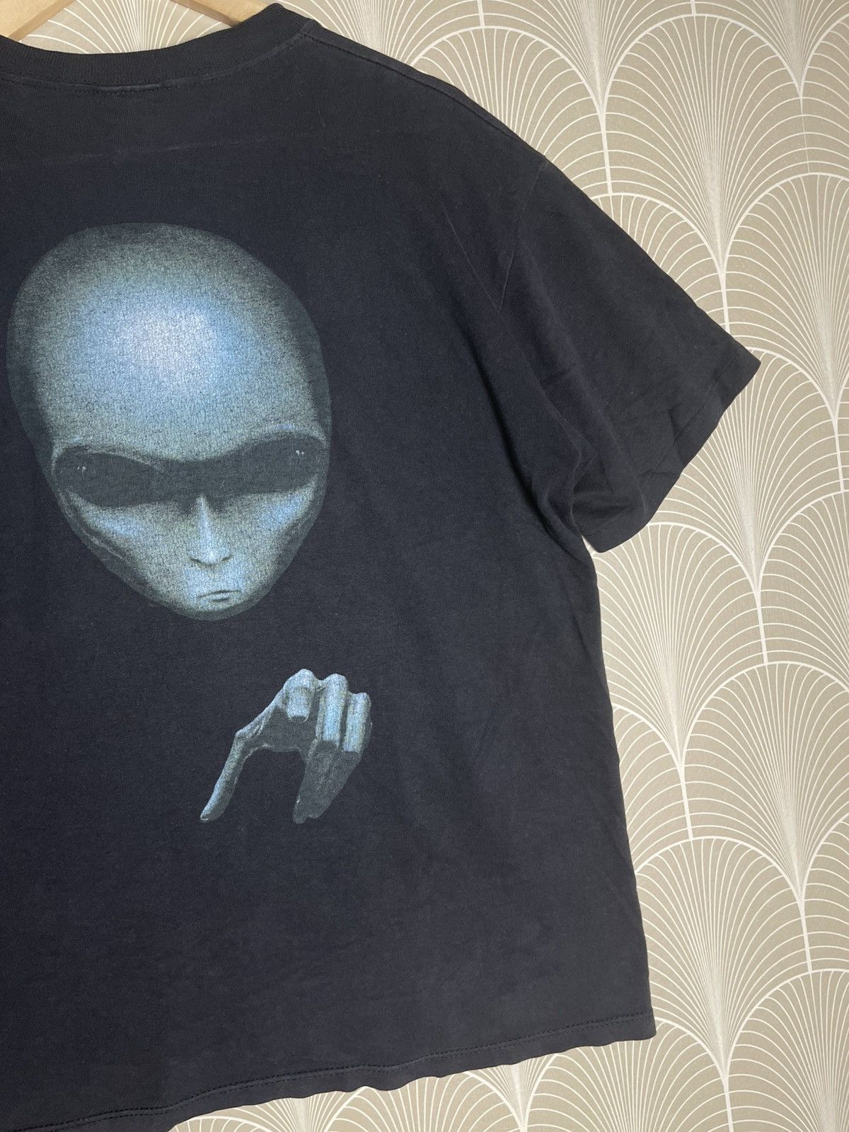 Alien Workshop VINTAGE 1995 ALIEN WORKSHOP ALIENATED TEES RARE BACKHIT Size US M / EU 48-50 / 2 - 14 Thumbnail