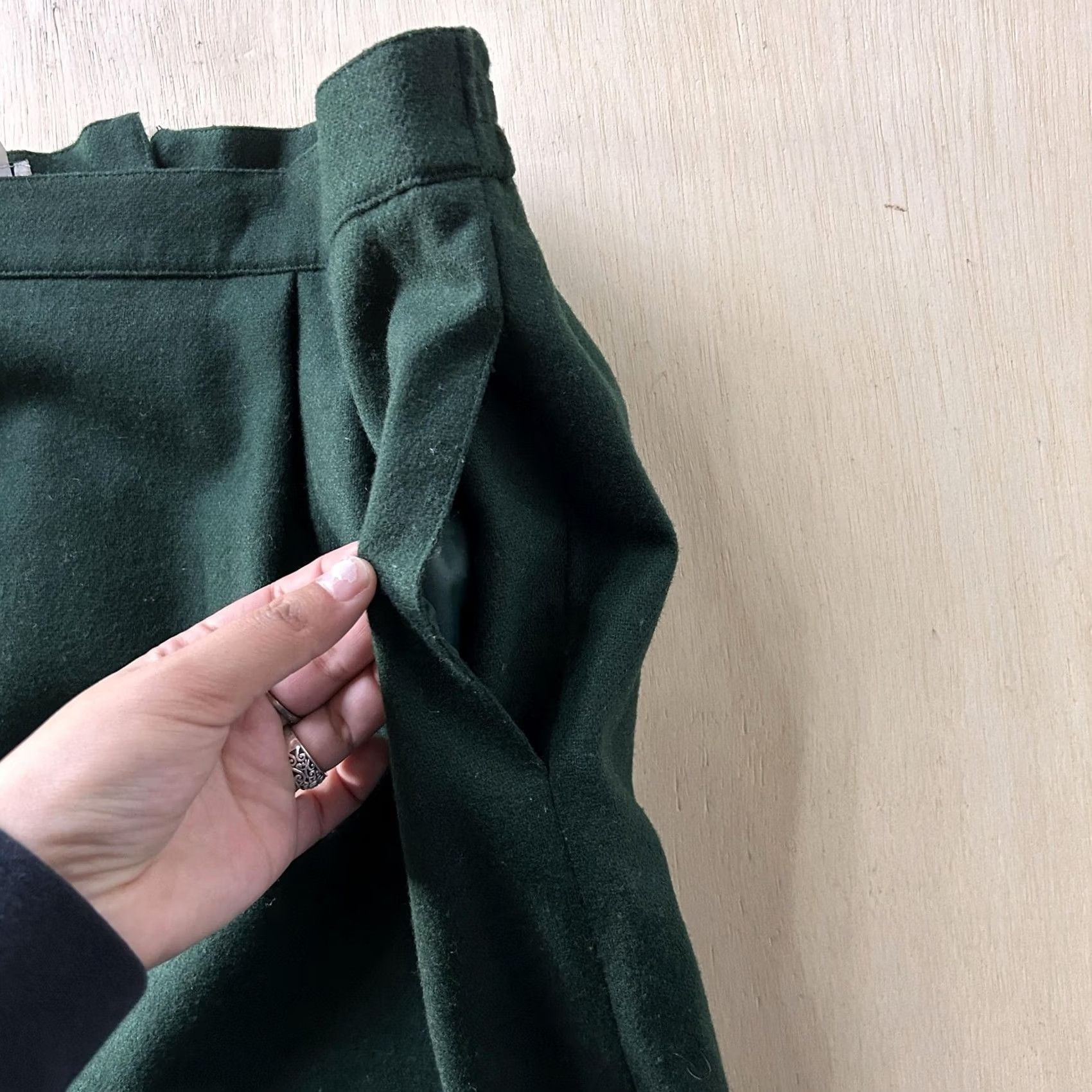Vintage VINTAGE Leslie Fay Skirt Womens 14P Green Pencil Knee Length Lined Elastic Waist Pockets Slit Size 36" / US 14 / IT 50 - 3 Thumbnail