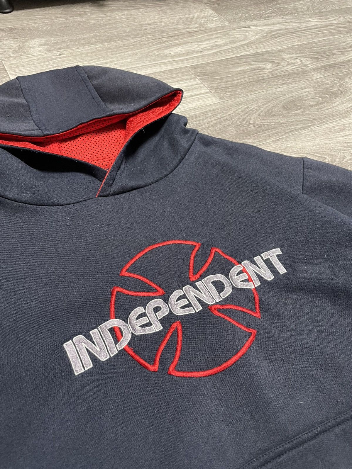 Independent Truck Co. Vintage Independent Skateboarding Hoodie Made In Australia Size US L / EU 52-54 / 3 - 6 Thumbnail