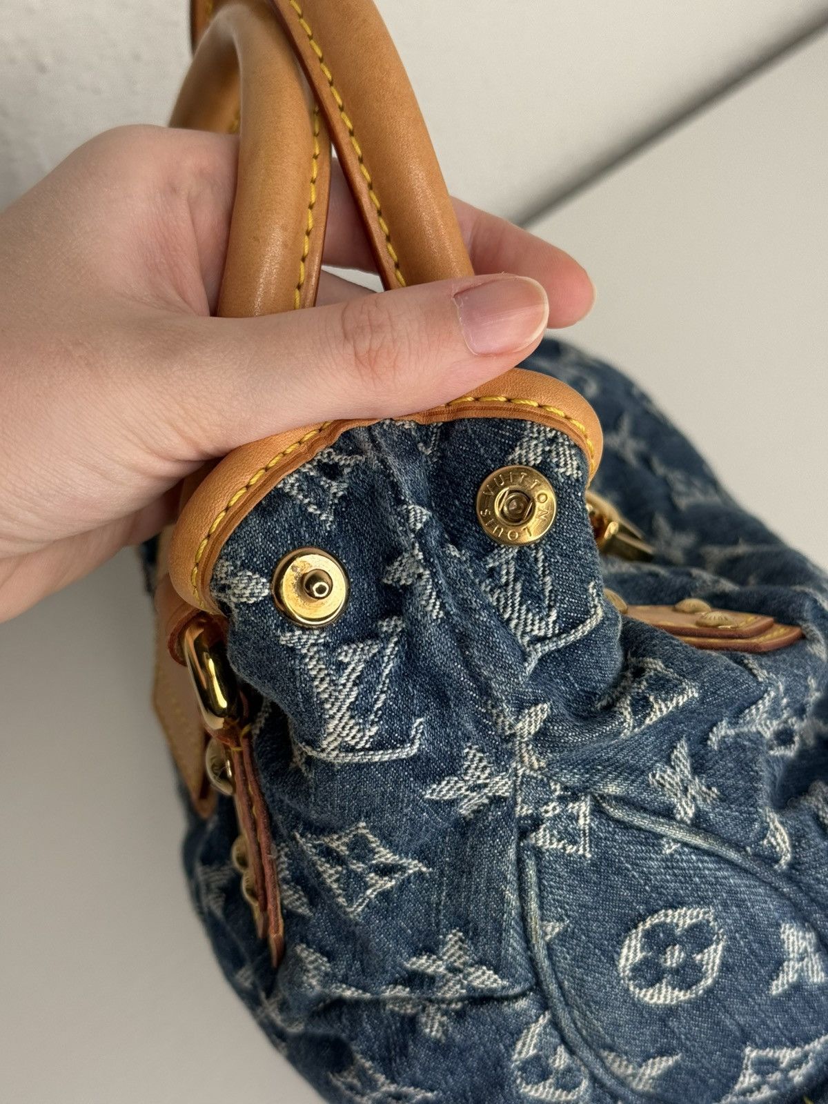 Louis Vuitton Louis Vuitton Pleaty Denim Handbag Size ONE SIZE - 4 Thumbnail