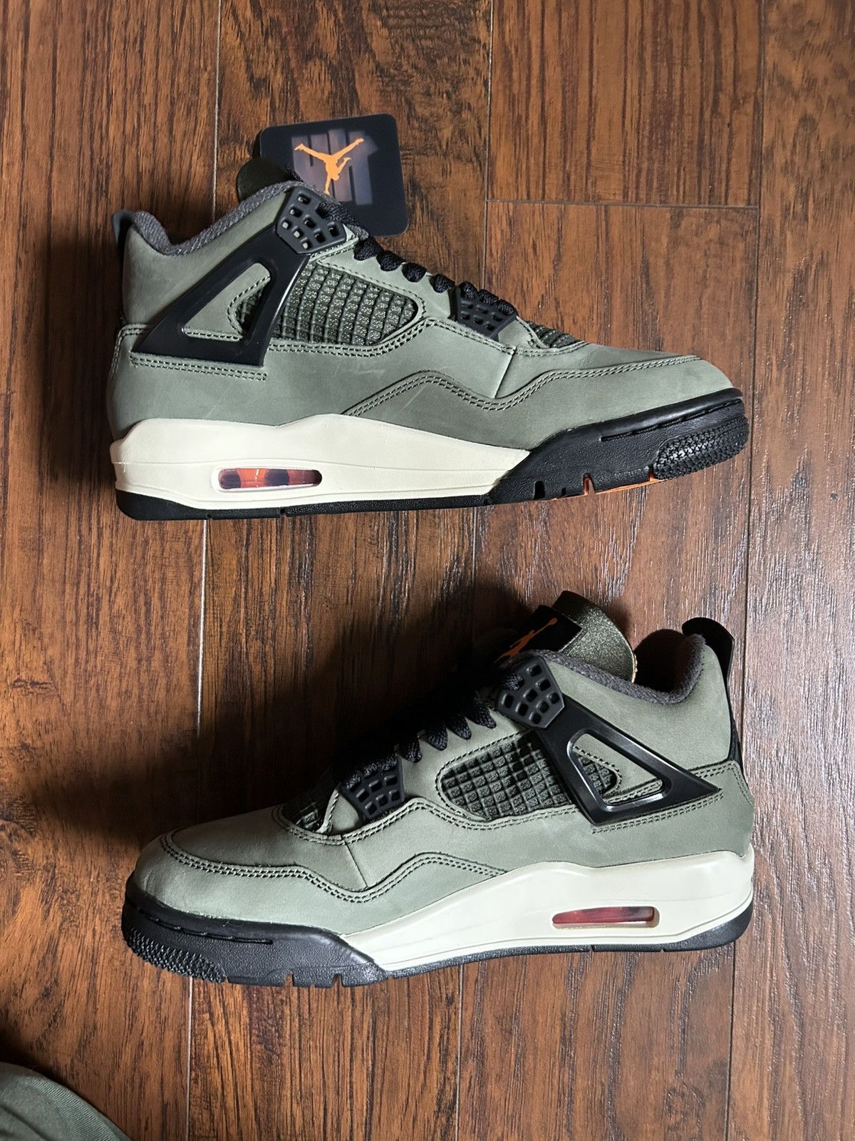 Jordan Brand × Undefeated Jordan 4 X Undefeated 6.5Y Size US 6.5 / EU 39-40 - 3 Thumbnail