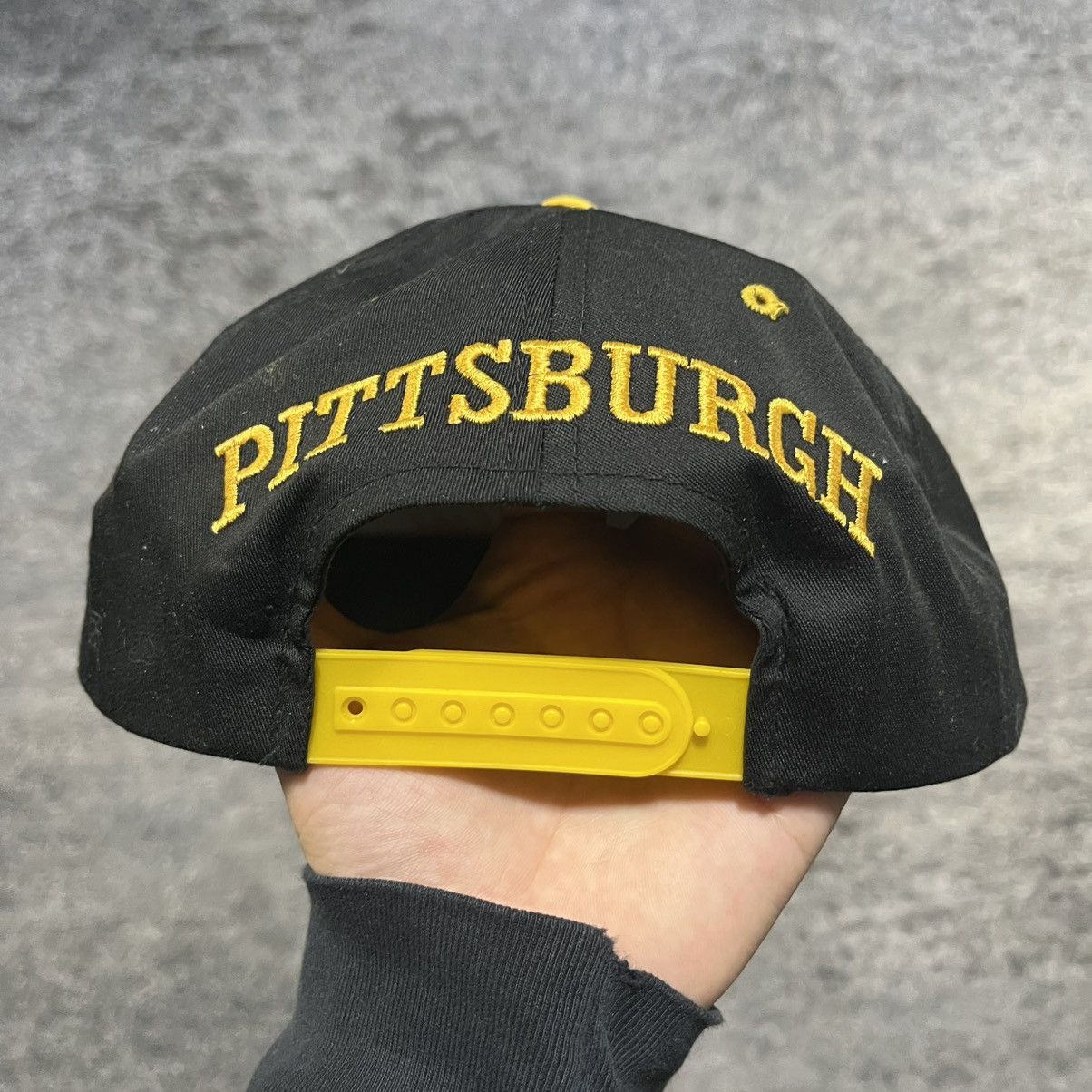 NHL Vintage 90s Pittsburgh Penguins Embroidered NHL Snapback Hat Size ONE SIZE - 4 Thumbnail