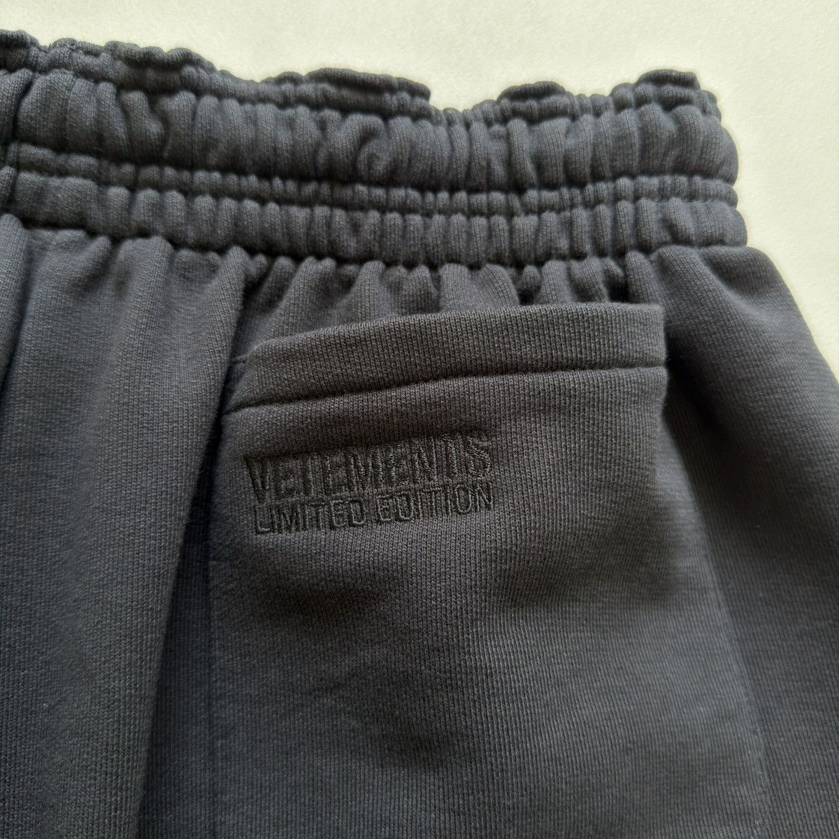 Vetements ‘Anarchy’ Print Black Raw Hem Shorts Size US 32 / EU 48 - 14 Thumbnail