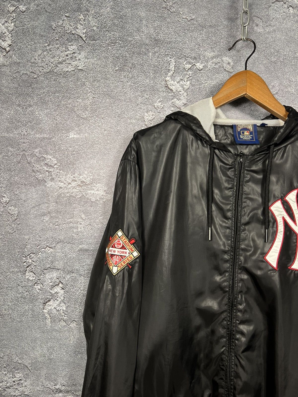 New York Yankees Vintage Majestic New York Yankees MLB Track Top Jacket Size US XL / EU 56 / 4 - 4 Thumbnail