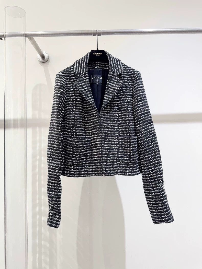 Chanel Chanel 23A jacket 2504-Nextarrow Size M / US 6-8 / IT 42-44 - 1 Thumbnail