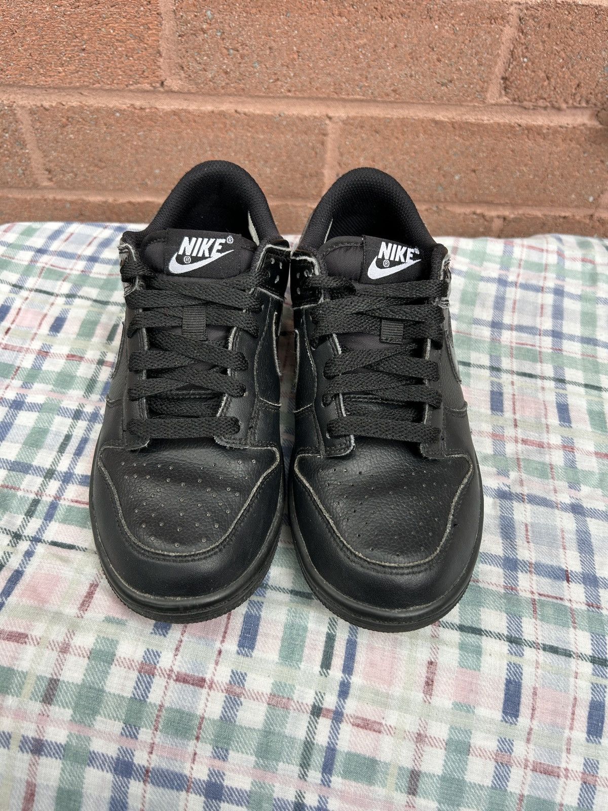 Nike Nike Dunk Low Triple Black Golf Size US 4 / IT 34 - 3 Thumbnail