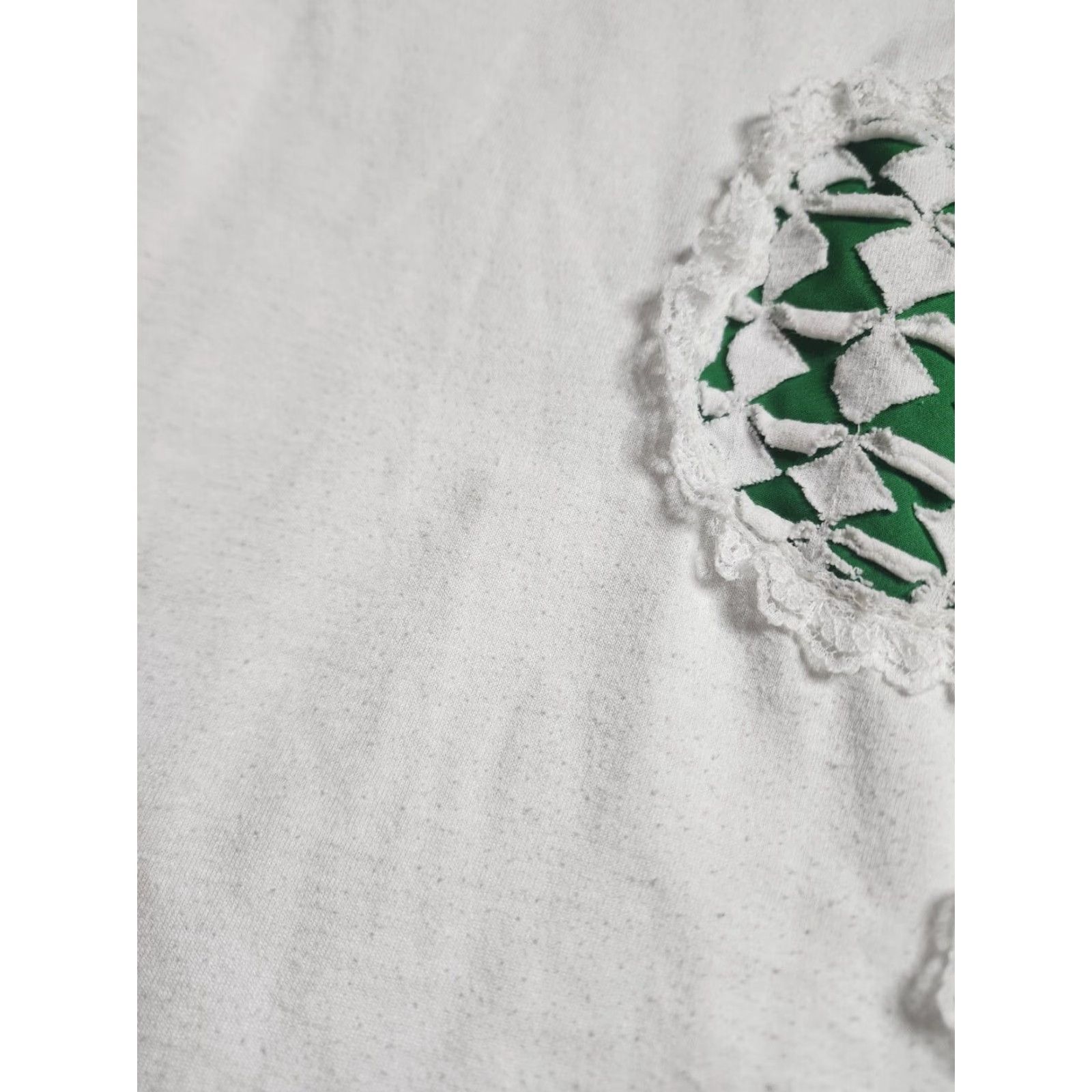 Jerzees VINTAGE 1990s JERZEES Women's Large White Patchwork Shamrock T-Shirt St Patricks Day Casual Size L / US 10 / IT 46 - 4 Thumbnail