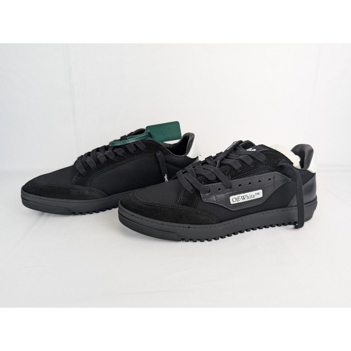 Off-White o1rshd1 Low-Top Sneakers in Black Size US 8 / EU 41 - 7 Thumbnail