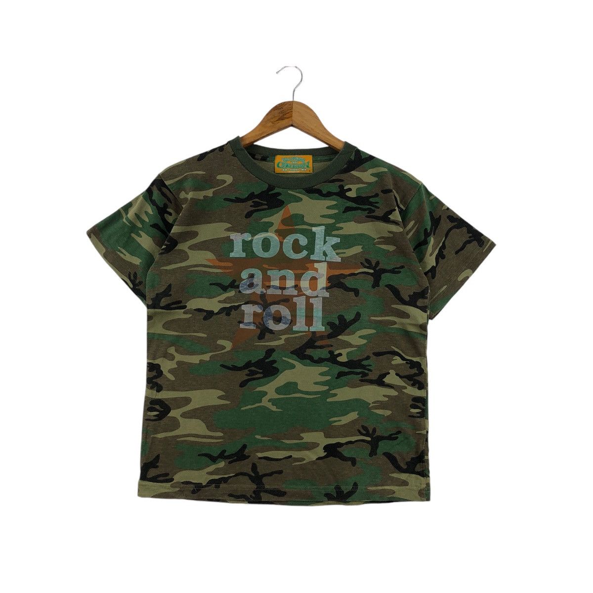 Band Tees × Vintage Y2K Rock And Roll B’z Live Gym Green Tee Shirt Camouflage Size US S / EU 44-46 / 1 - 1 Thumbnail