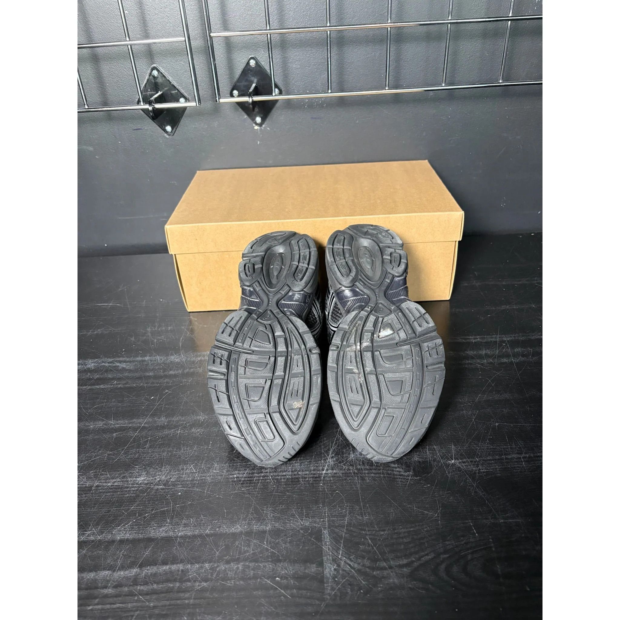 Asics ASICS Gel-1130 "Black Pure Silver" **PRE-OWNED** - Size 7.5 Size US 7.5 / EU 40-41 - 5 Thumbnail