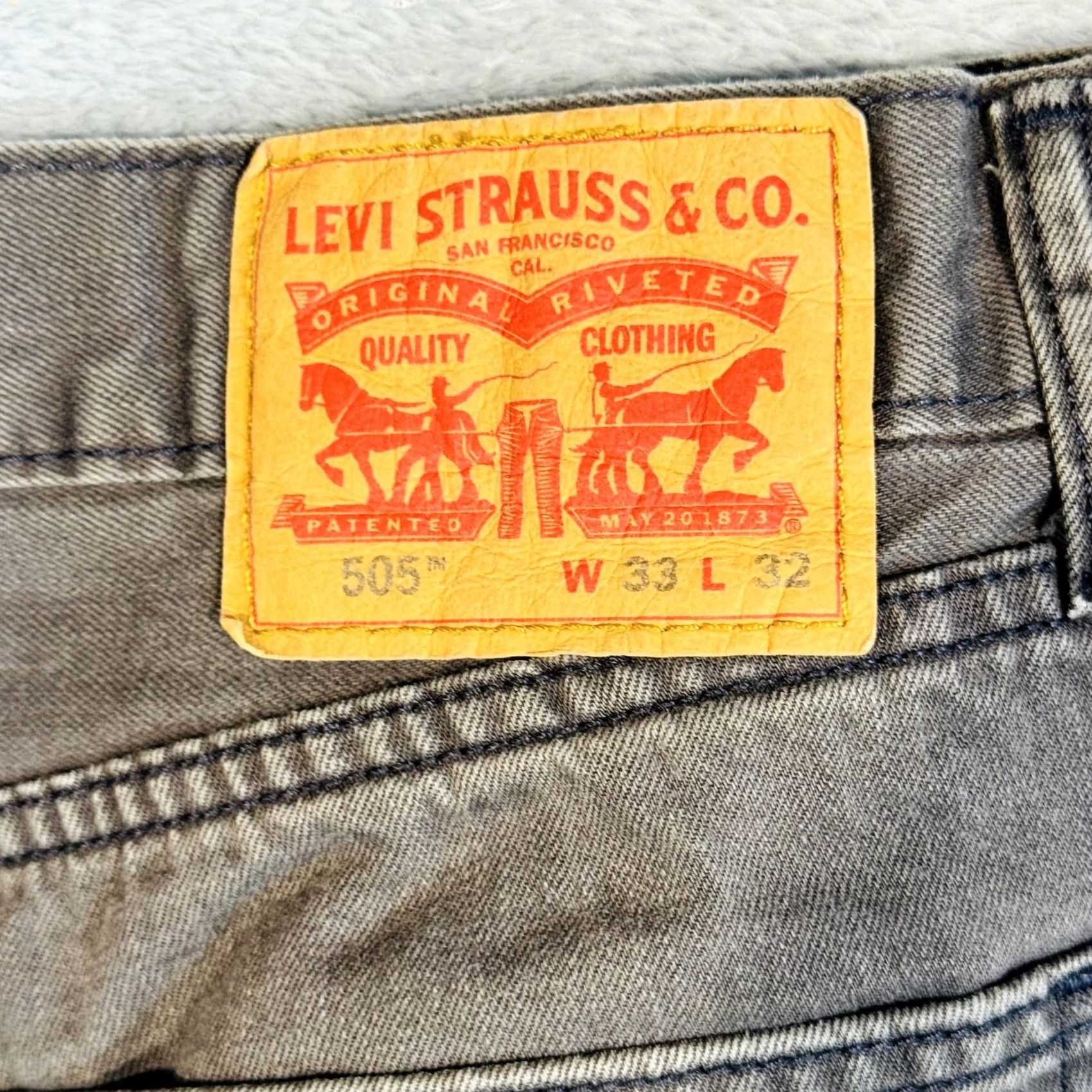 Levi's Levi's 505 Jeans Mens 33x32 Gray Charcoal Wash Straight Denim Zip Fly Regular Fit Jeans Size US 33 - 7 Thumbnail