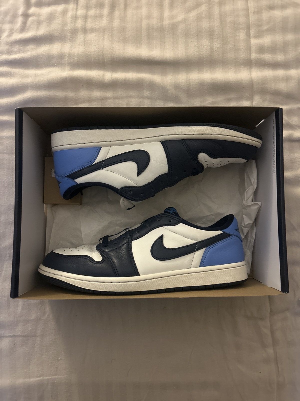 Jordan Brand Air Jordan 1 Low “Obsidian” Size US 10.5 / EU 43-44 - 2 Thumbnail