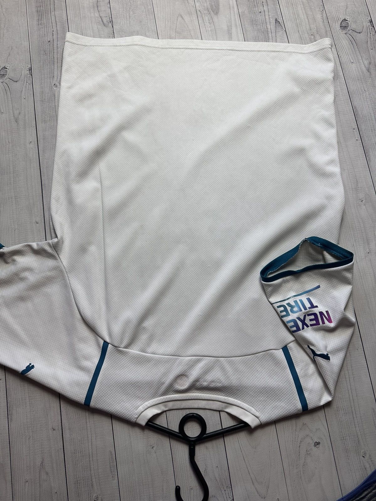 Puma × Vintage Vintage soccer jersey puma Manchester City size L white Size US L / EU 52-54 / 3 - 11 Thumbnail
